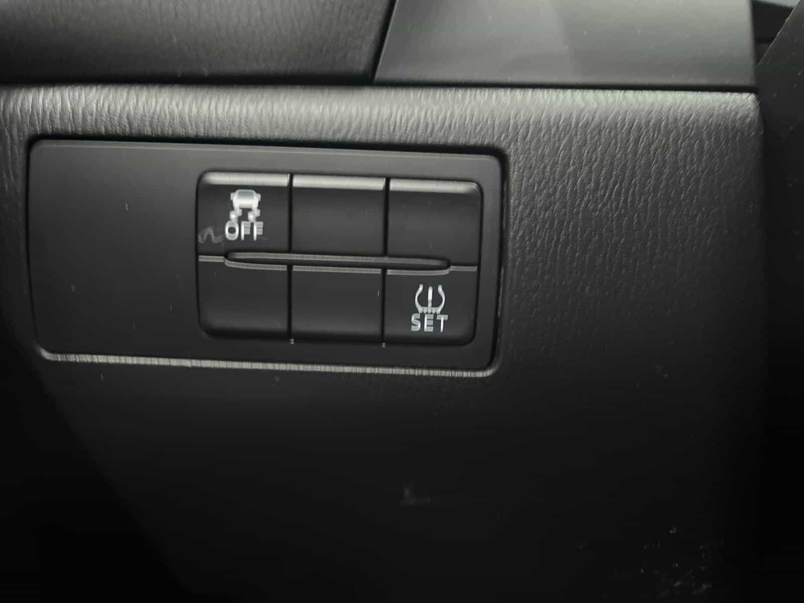 2018 Mazda Mazda3 Sport GS - Image 12