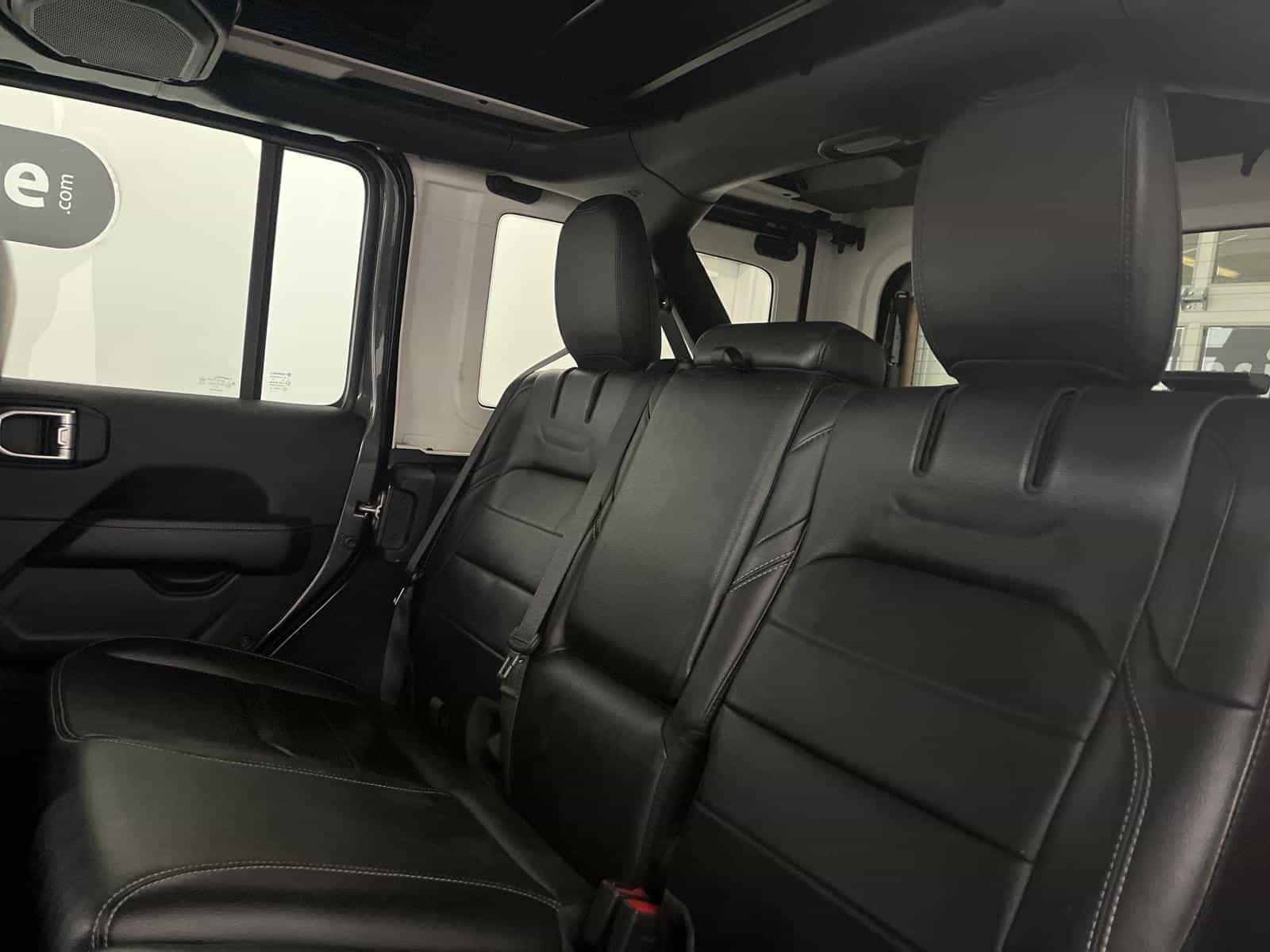 2021 Jeep Wrangler Unlimited Sahara - Image 10