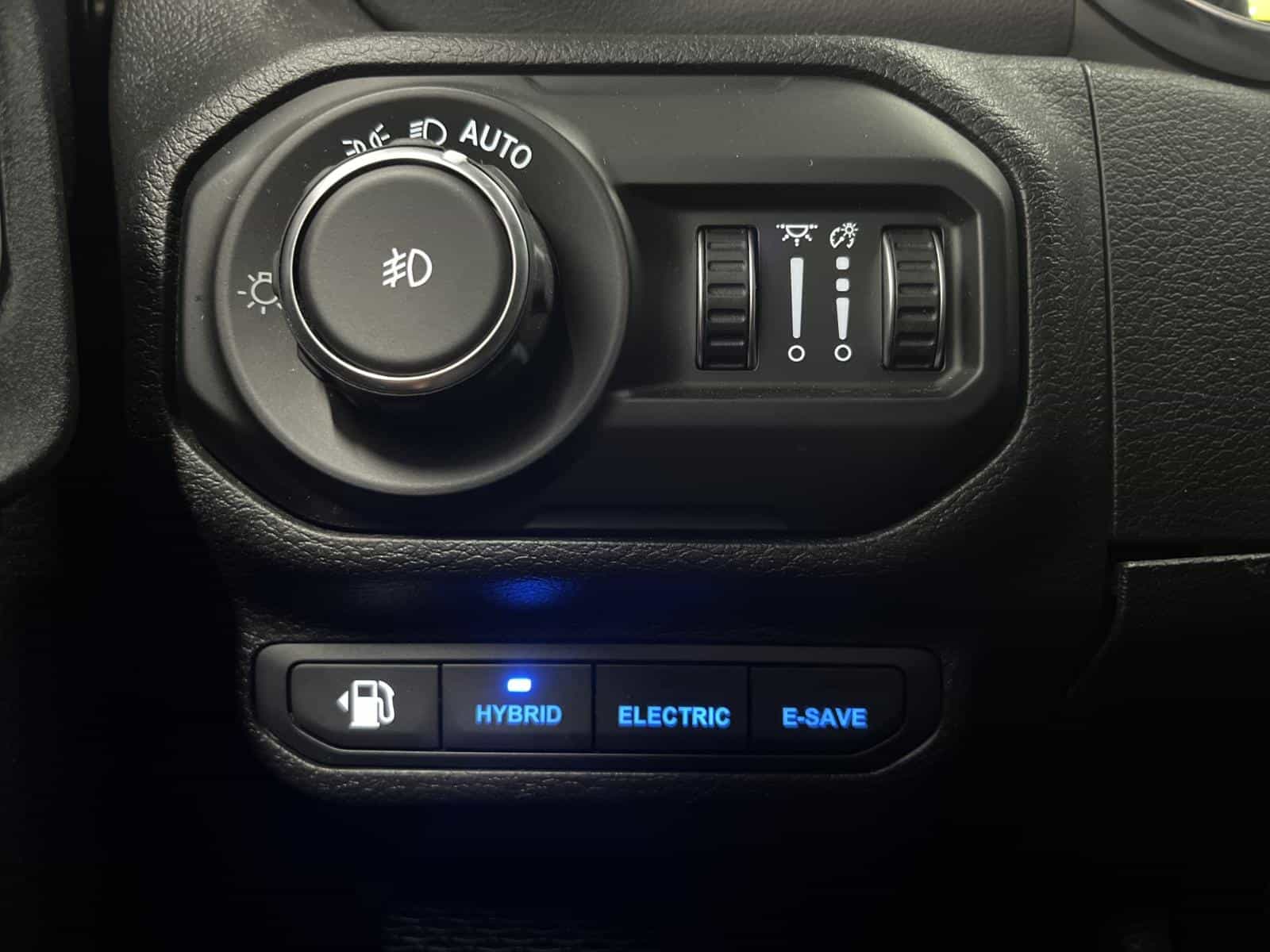 2021 Jeep Wrangler Unlimited Sahara - Image 14