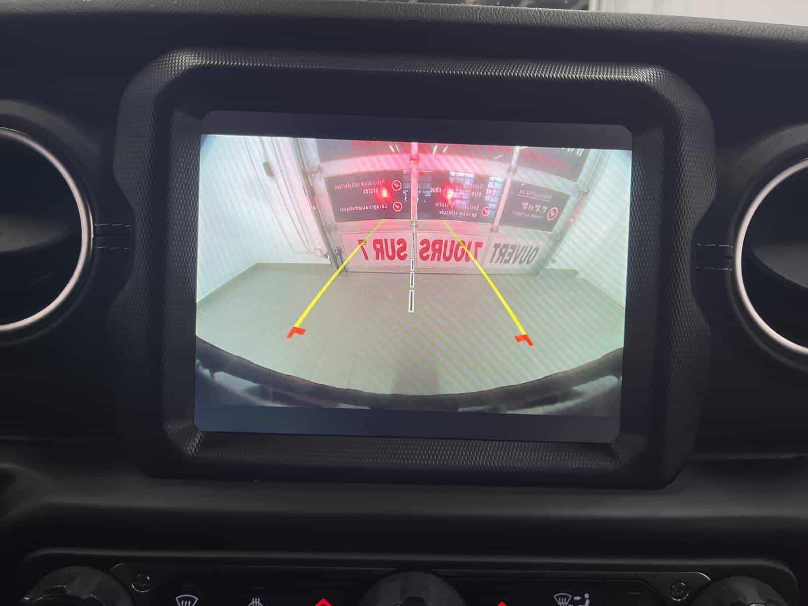 2021 Jeep Wrangler Unlimited Sahara - Image 20