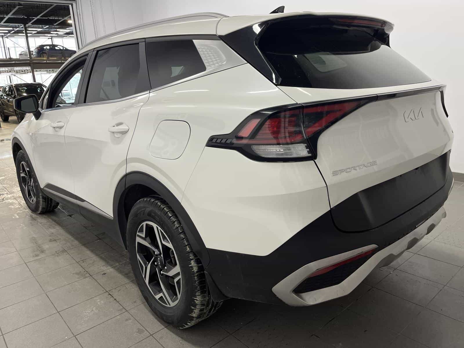 2023 Kia Sportage LX - Image 3