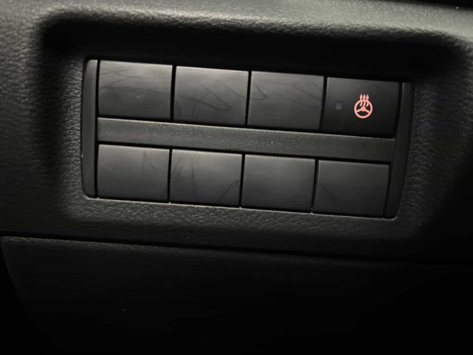 2024 Nissan Kicks SR - Image 13