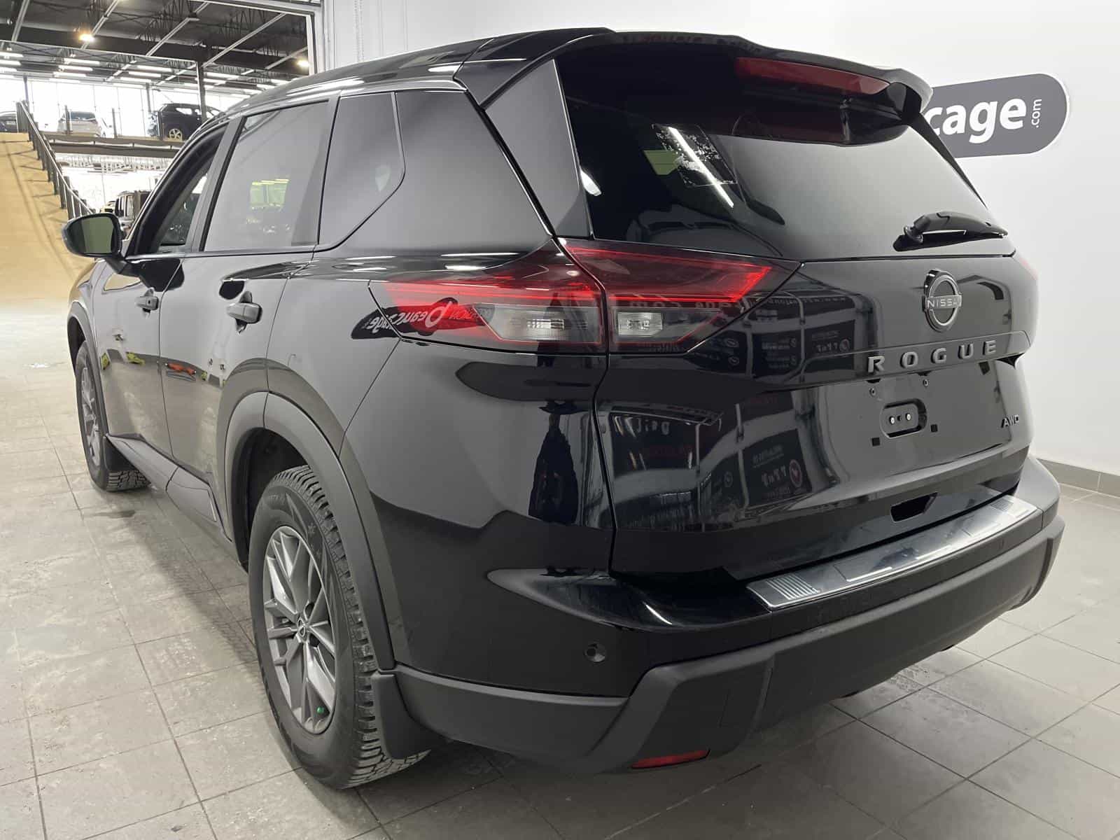 2024 Nissan Rogue S - Image 3