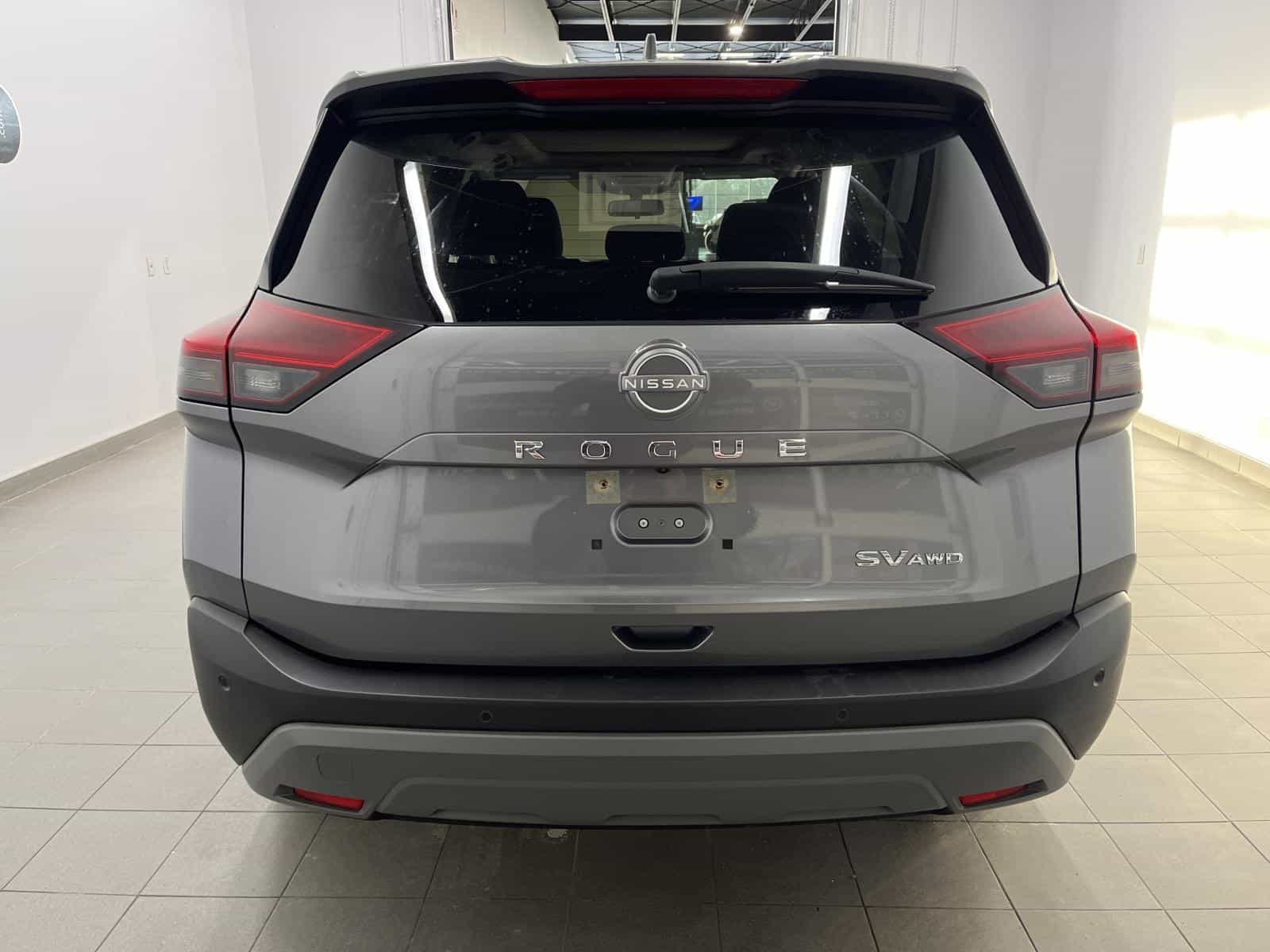 2023 Nissan Rogue SV Moonroof - Image 4