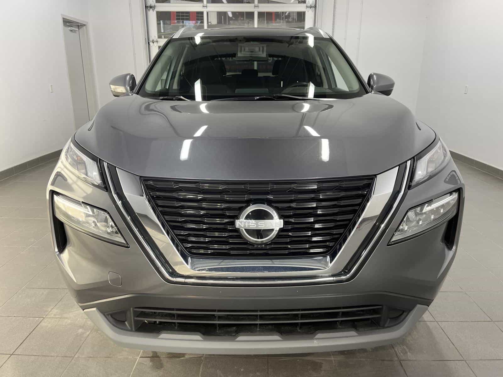 2023 Nissan Rogue SV Moonroof - Image 7