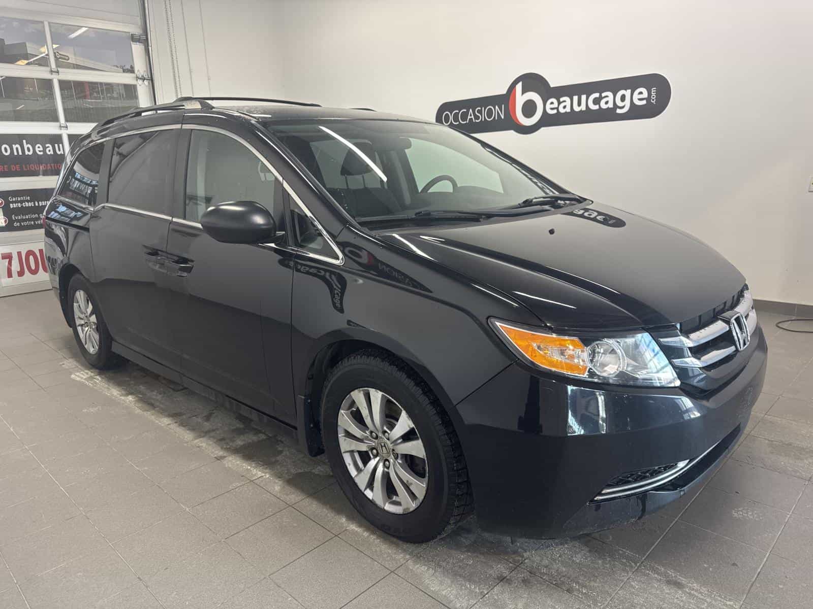 Image 3 Honda Odyssey SE 2015
