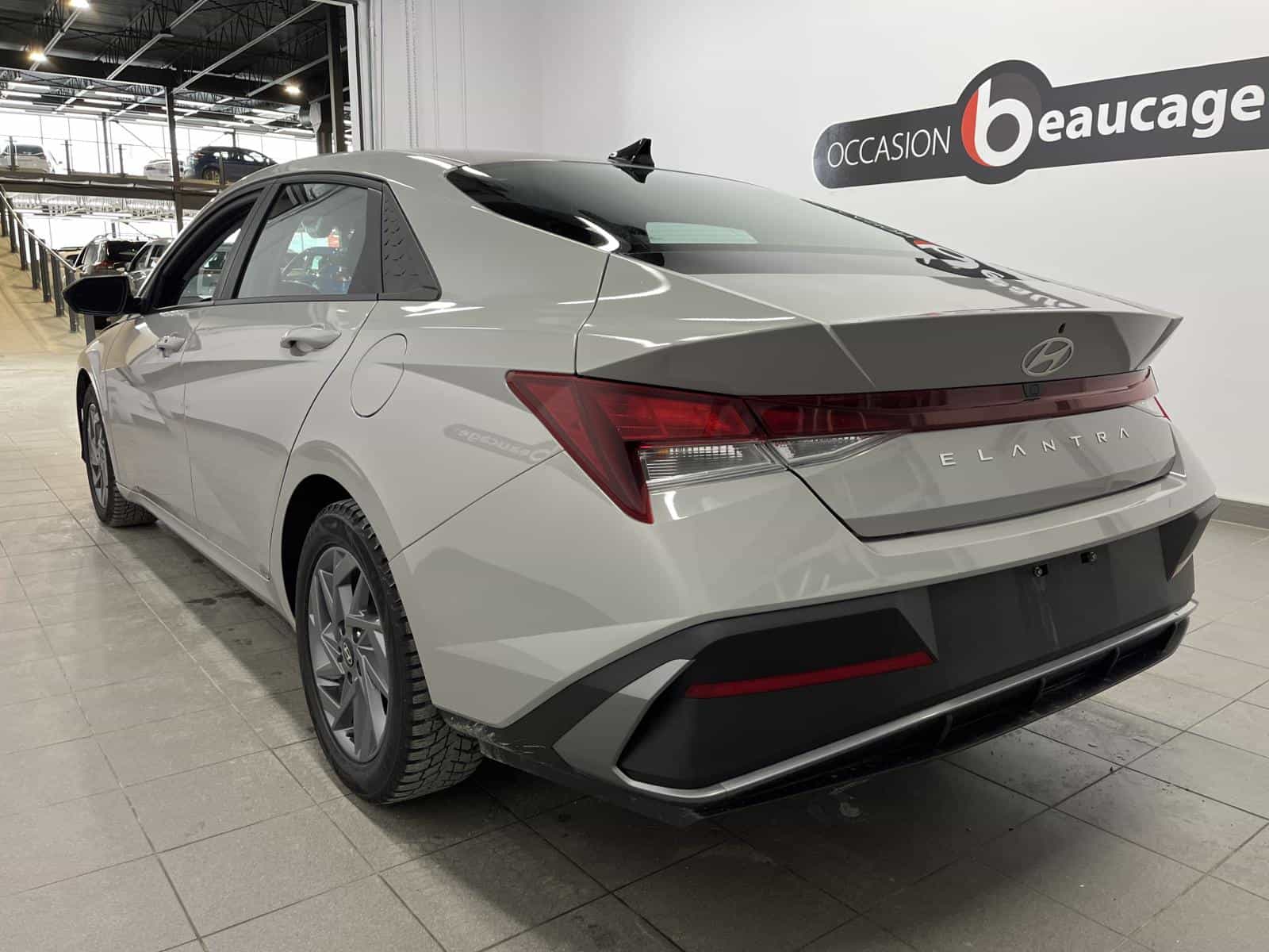 Image 3 Hyundai Elantra Preferred 2024