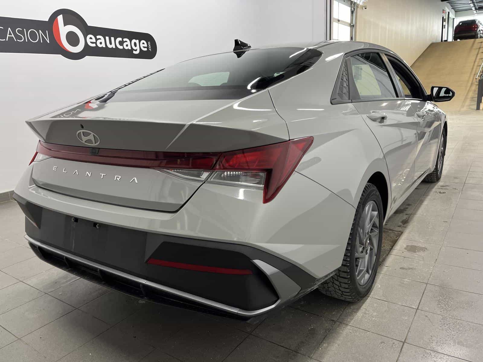 Image 5 Hyundai Elantra Preferred 2024