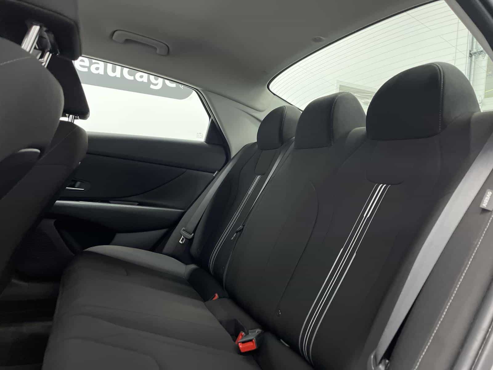 Image 9 Hyundai Elantra Preferred 2024