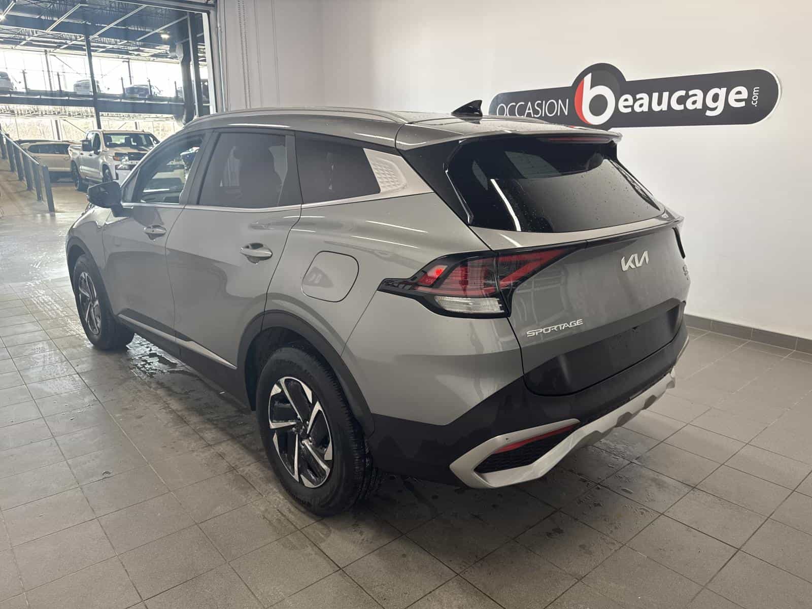 2023 Kia Sportage EX Hybrid - Image 6