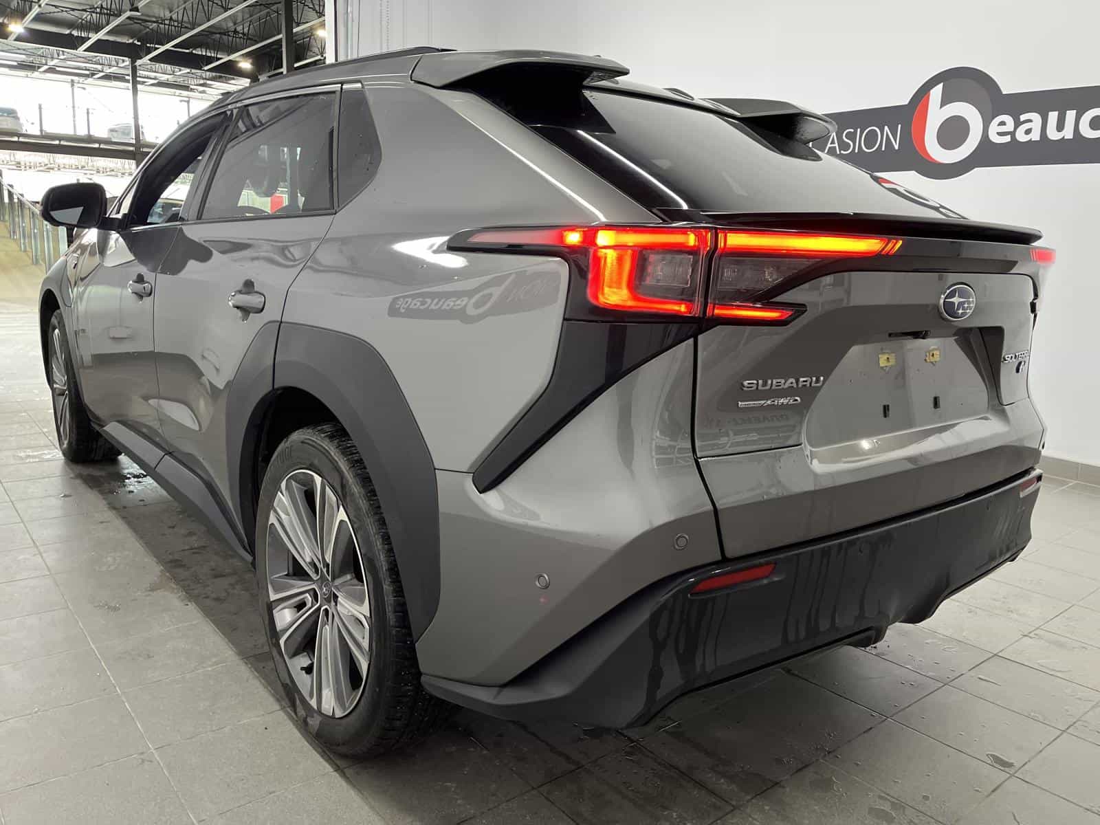 Image 3 Subaru Solterra Base 2023