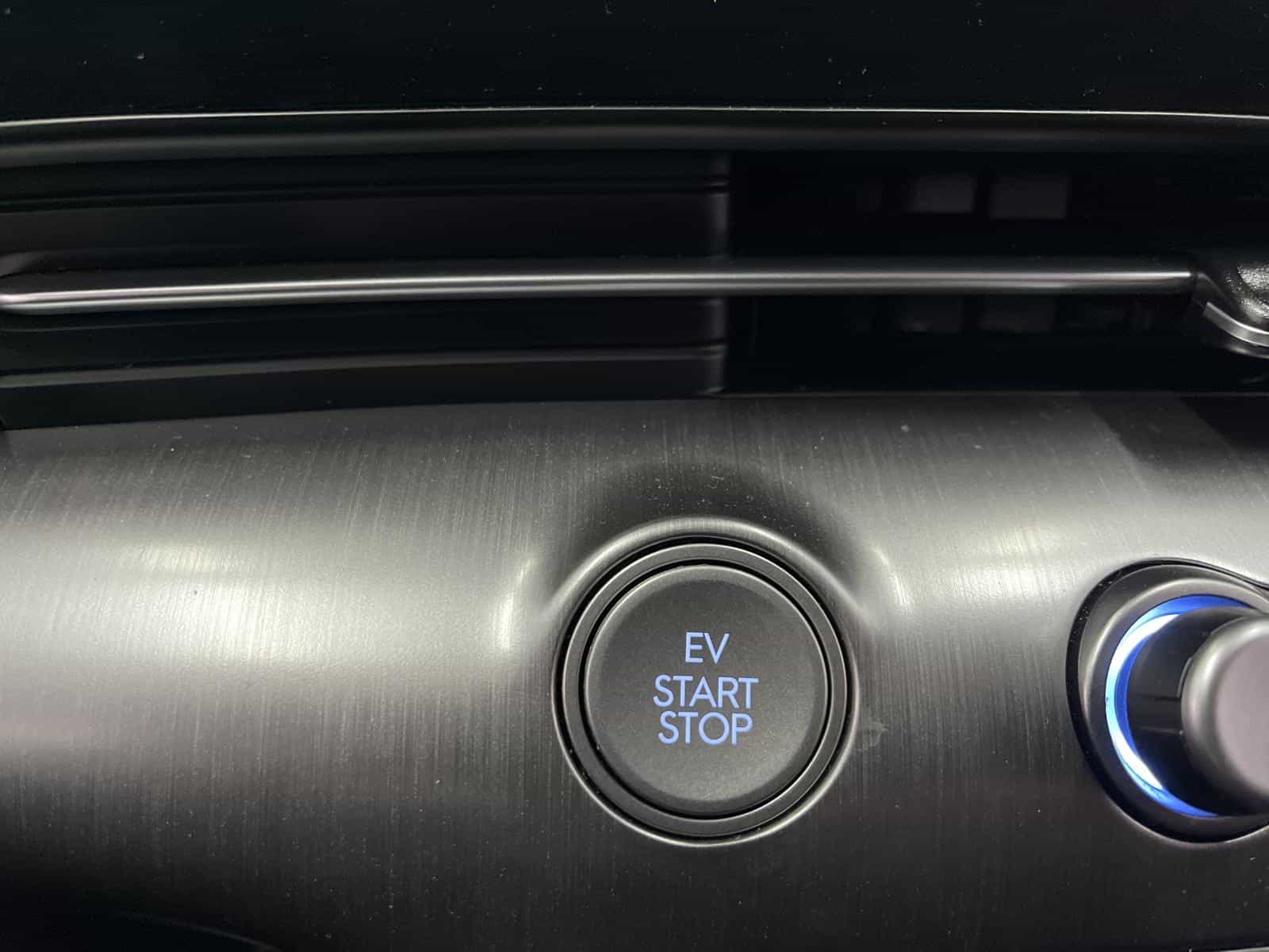 2025 Hyundai Kona EV Preferred - Image 12