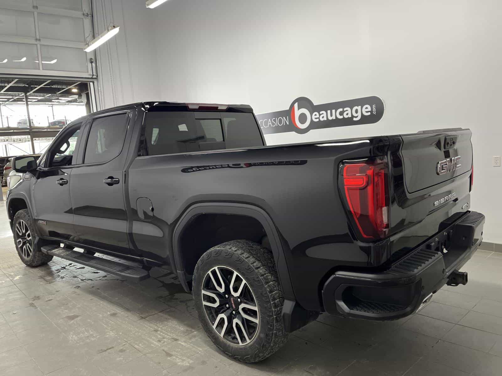 Image 3 GMC Sierra 1500 AT4 2024