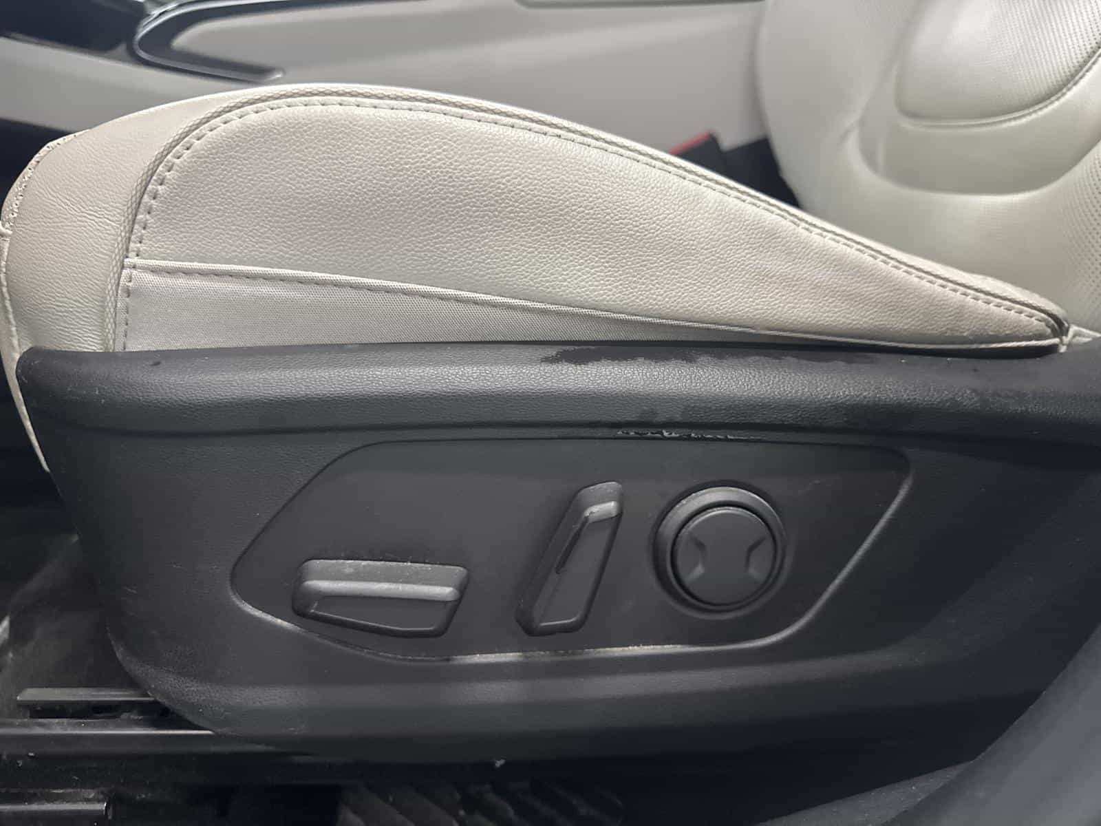 2022 Hyundai Tucson Luxury Hybrid - Image 9