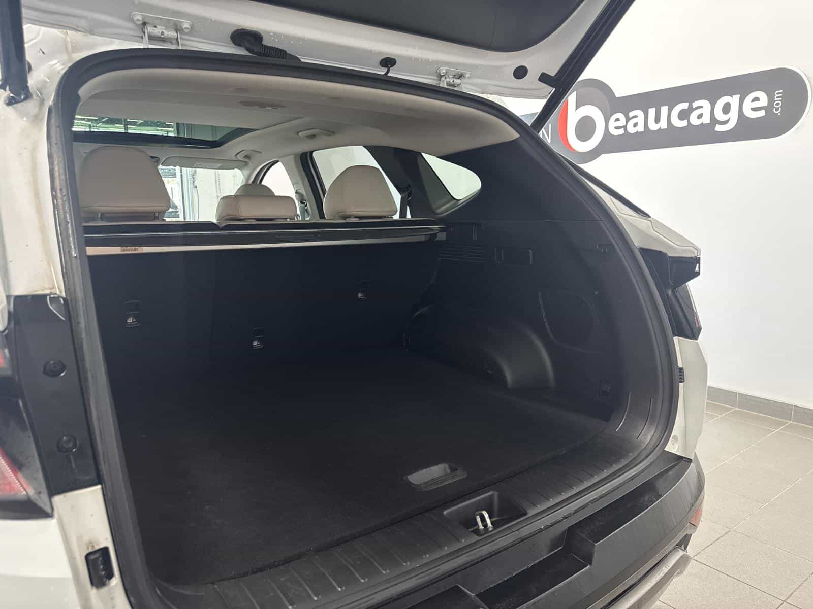 2022 Hyundai Tucson Luxury Hybrid - Image 18