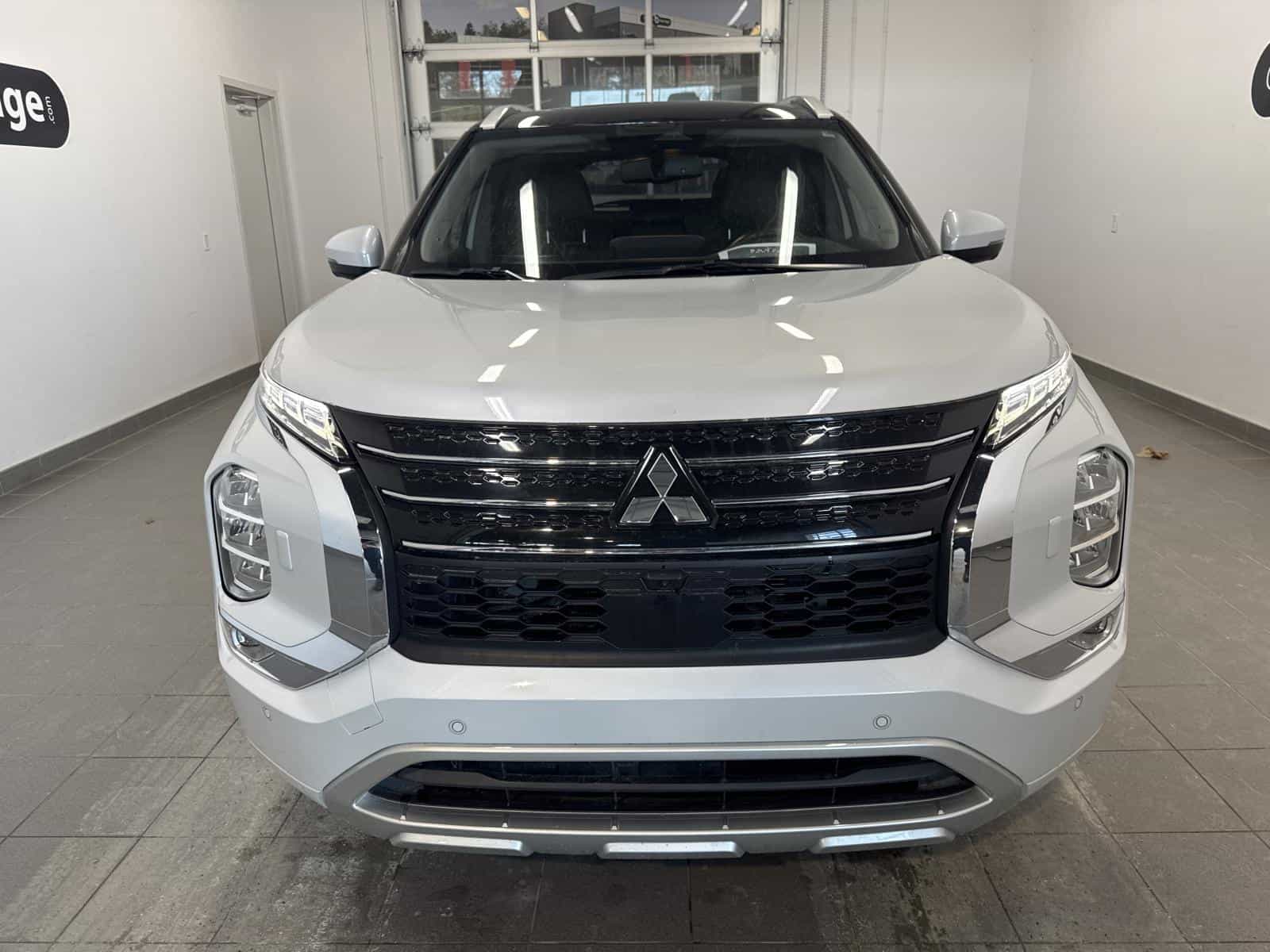 Image 2 Mitsubishi Outlander GT 2023