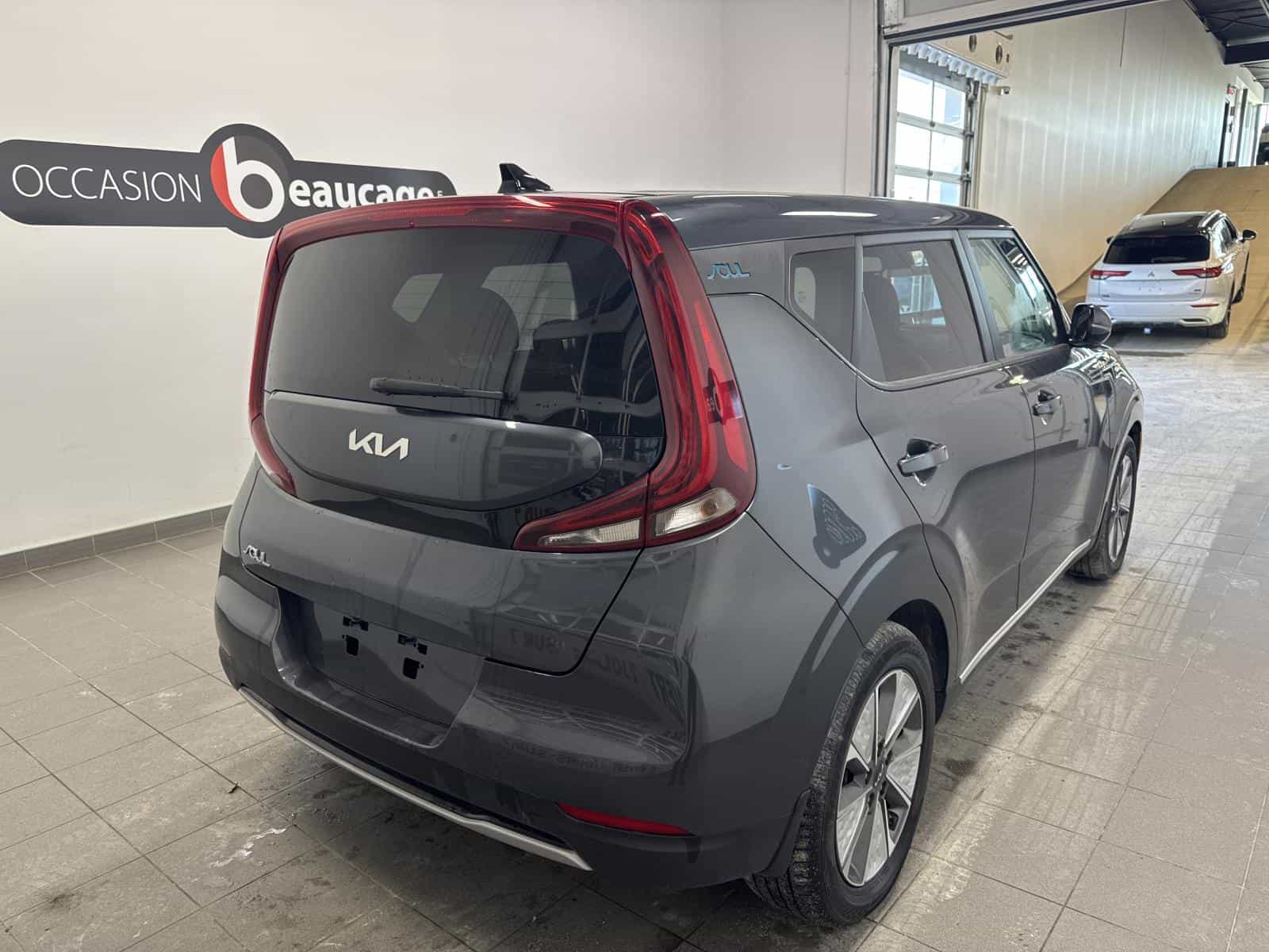 Image 4 Kia Soul EV Limited 2022