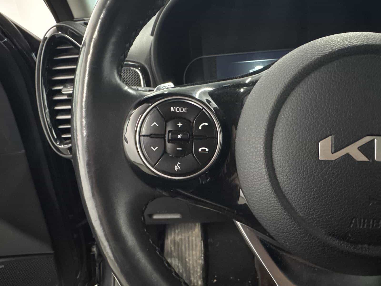 Image 8 Kia Soul EV Limited 2022