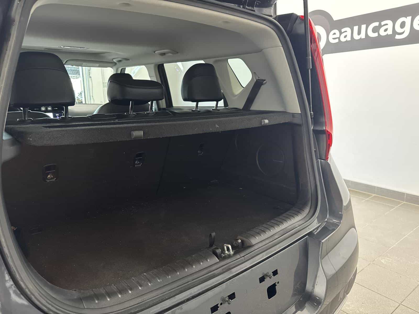 Image 18 Kia Soul EV Limited 2022