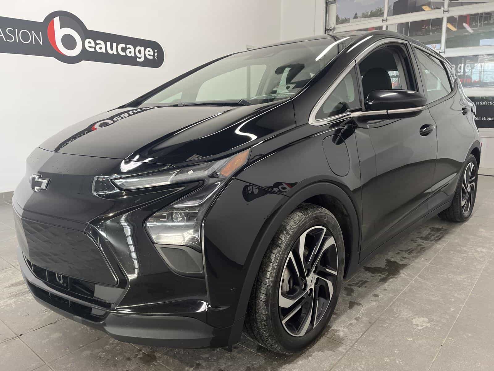 2023 Chevrolet Bolt EV LT - Image 1