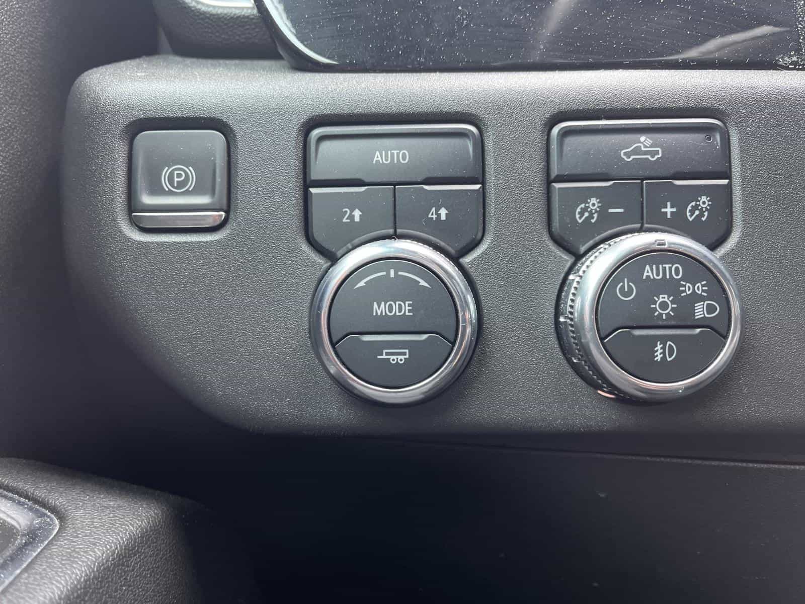 Image 13 GMC Sierra 1500 Elevation 2024