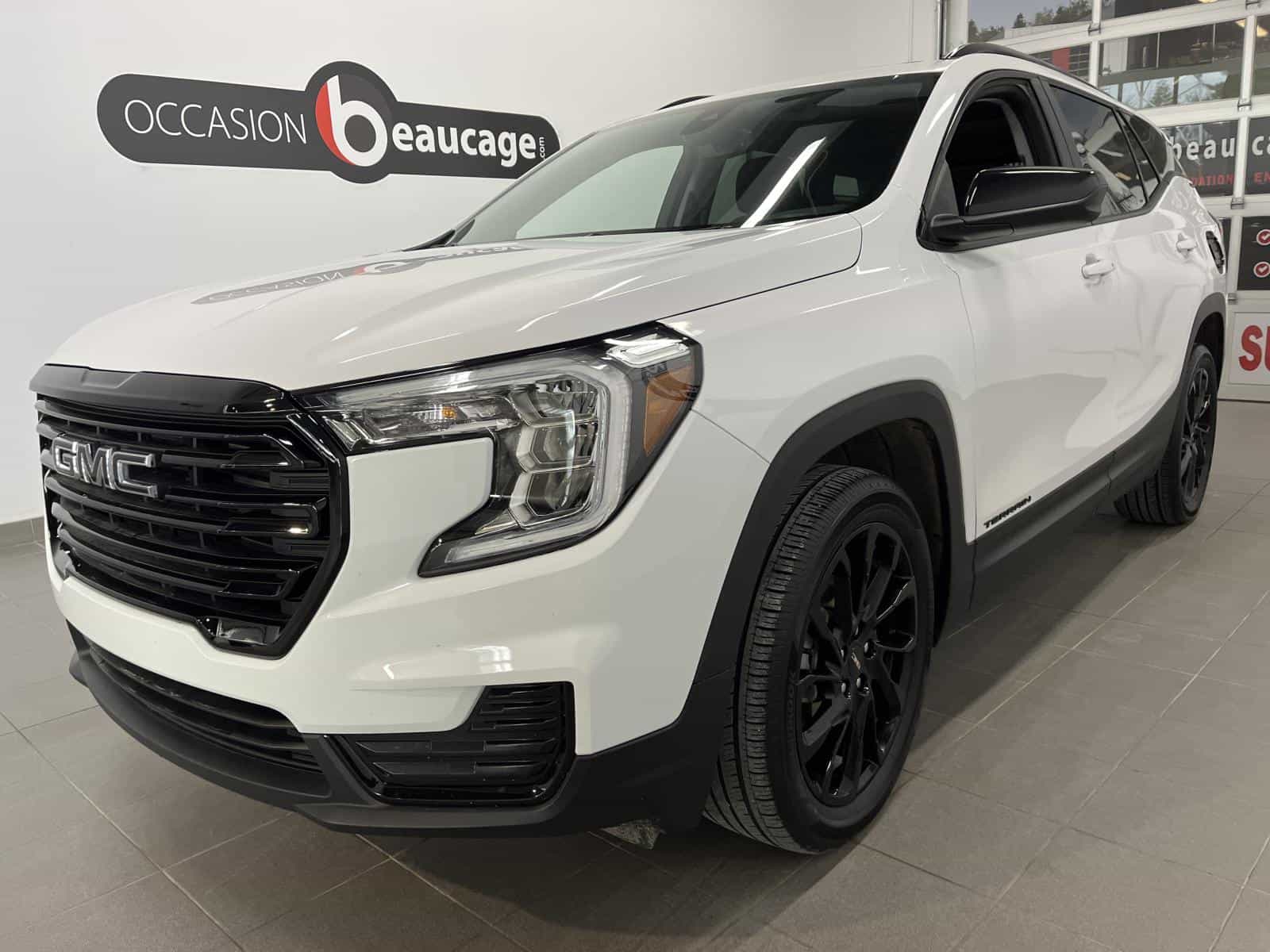 2024 GMC Terrain SLE - Image 1