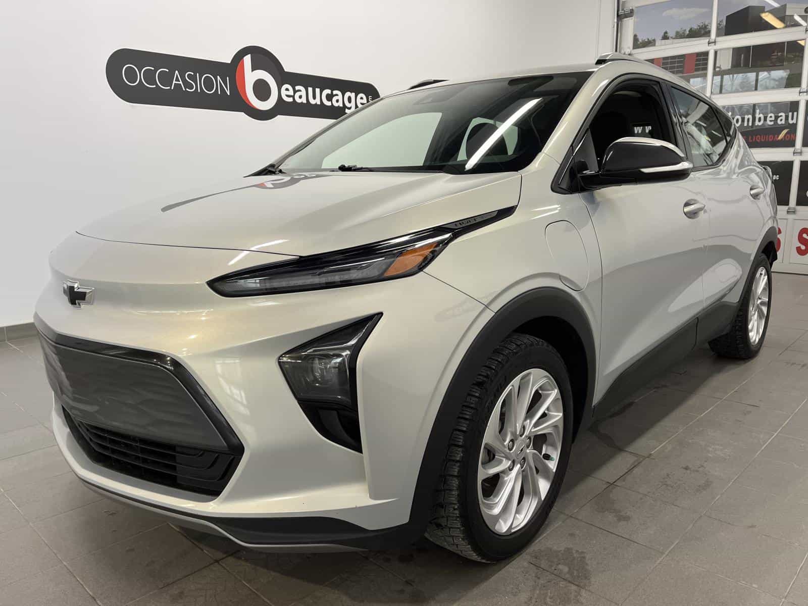 2023 Chevrolet Bolt EUV LT - Image 1