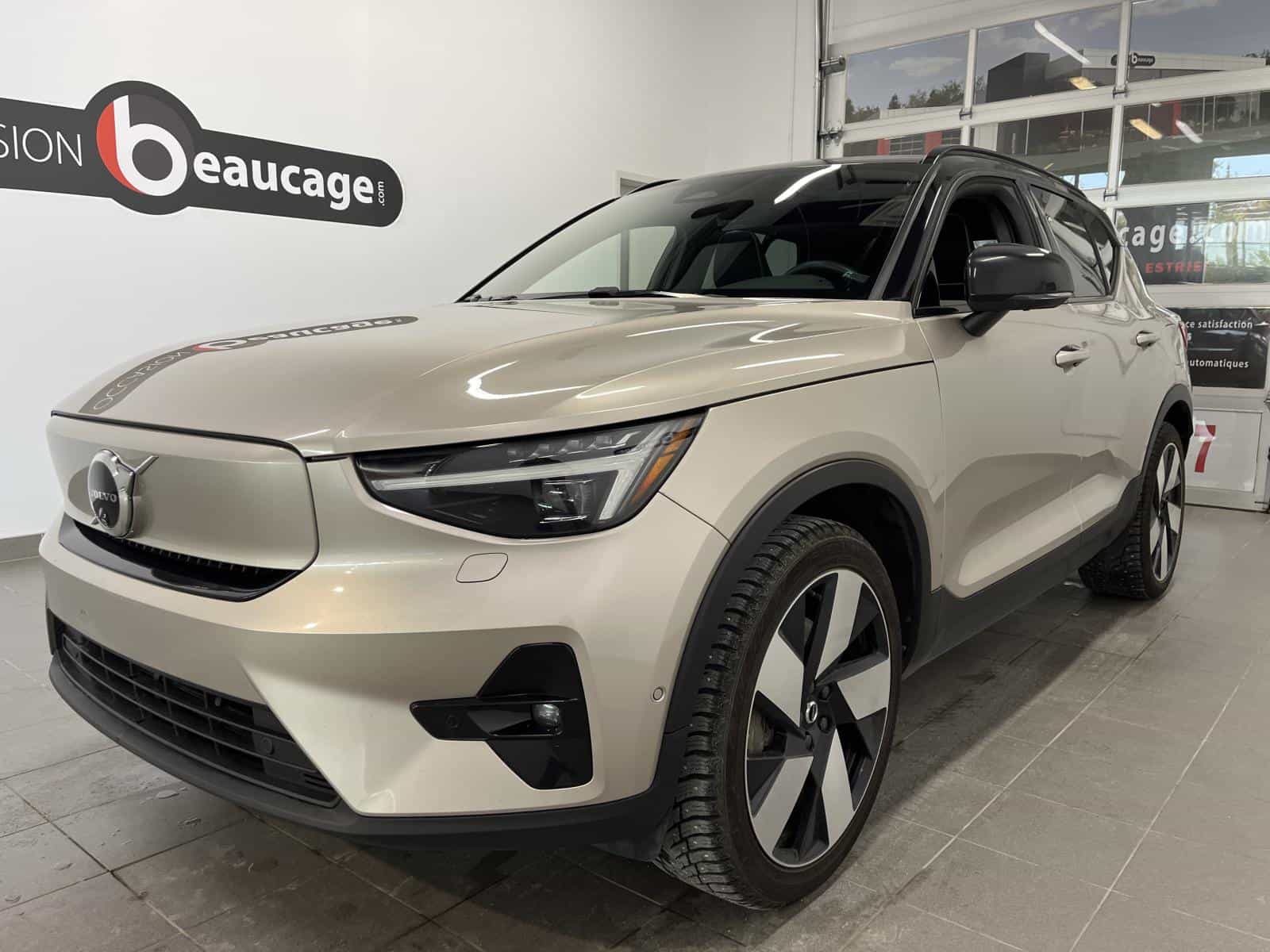 2024 Volvo XC40 Recharge TWIN Ult - Image 1