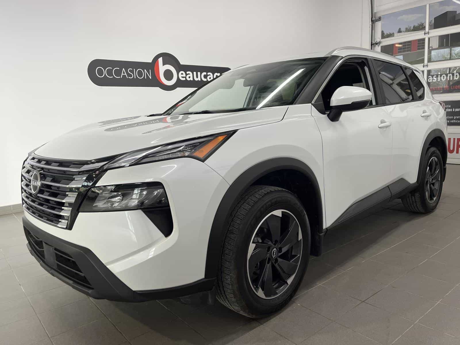 2024 Nissan Rogue SV Moonroof - Image 1