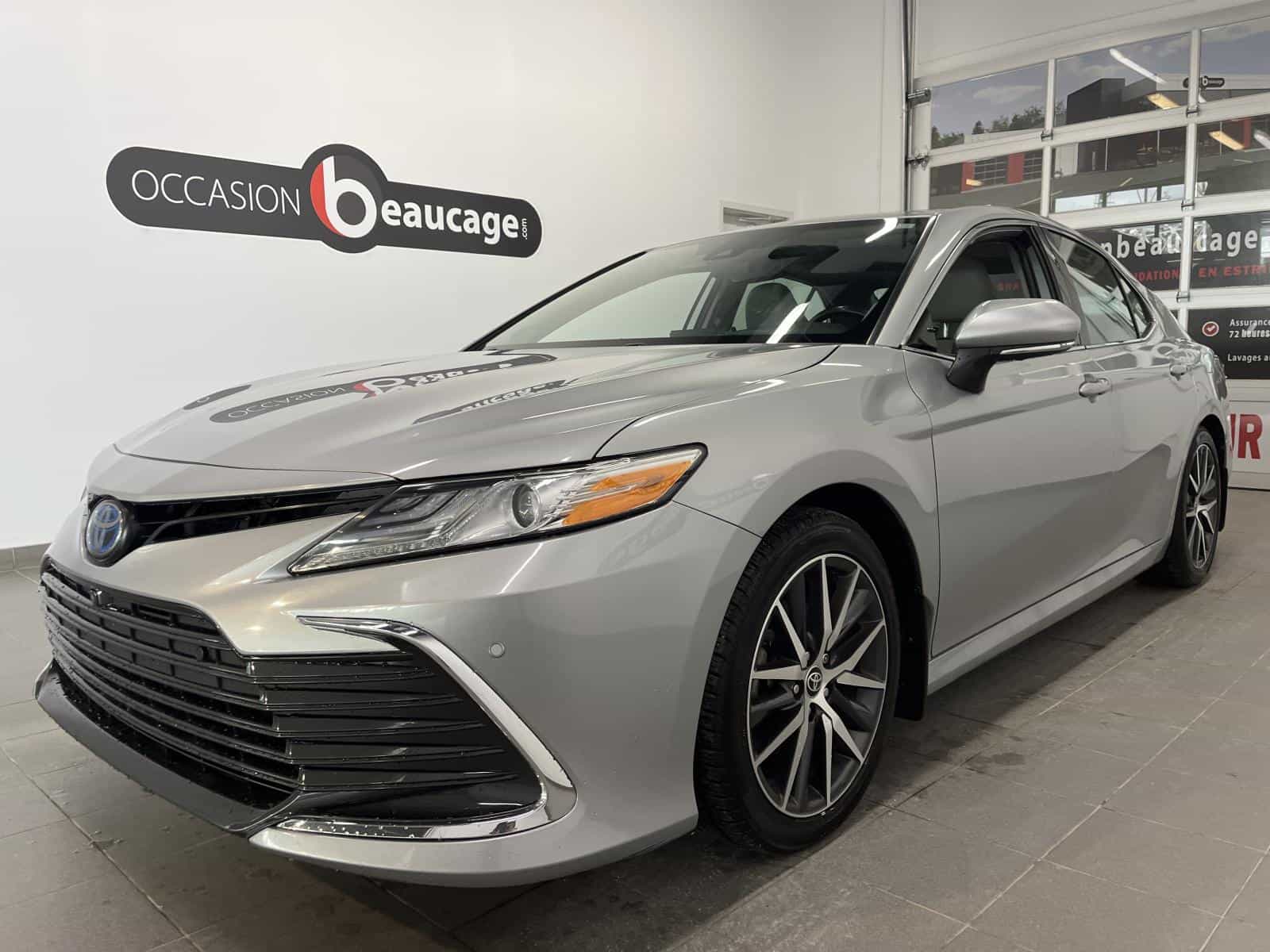 2022 Toyota Camry XLE Hybrid - Image 1