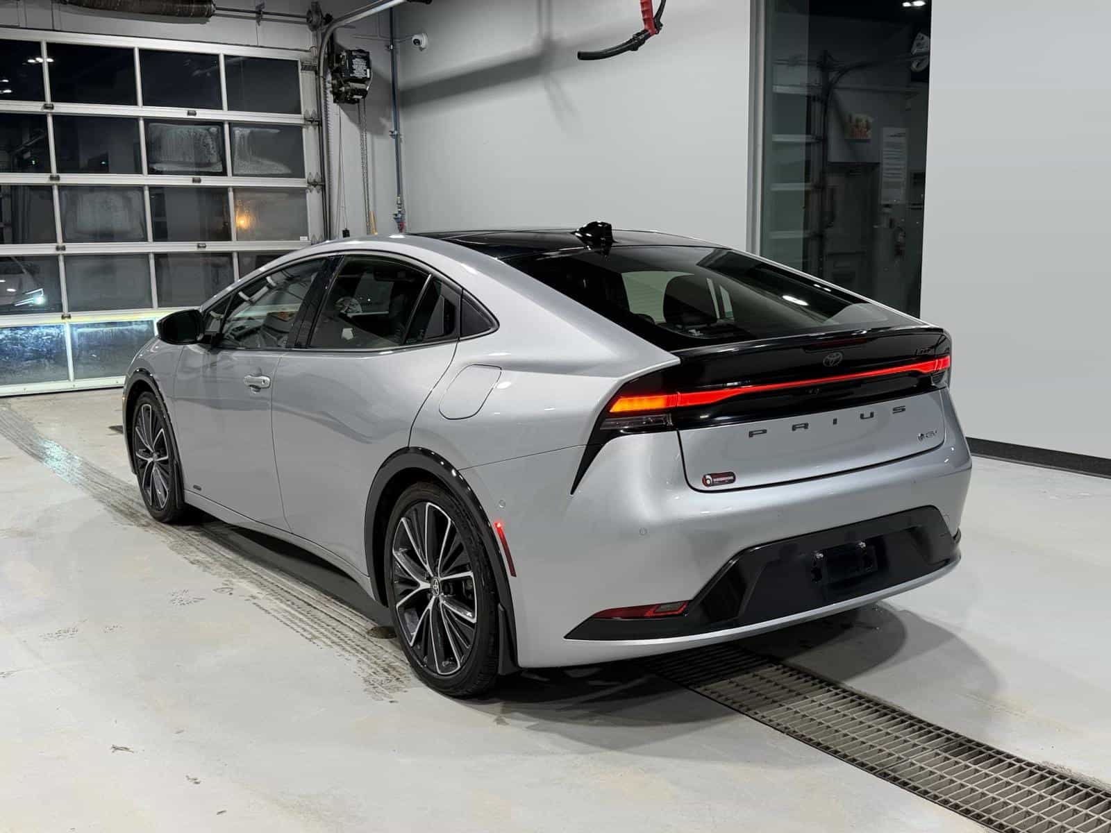 2023 Toyota Prius Limited - Image 4