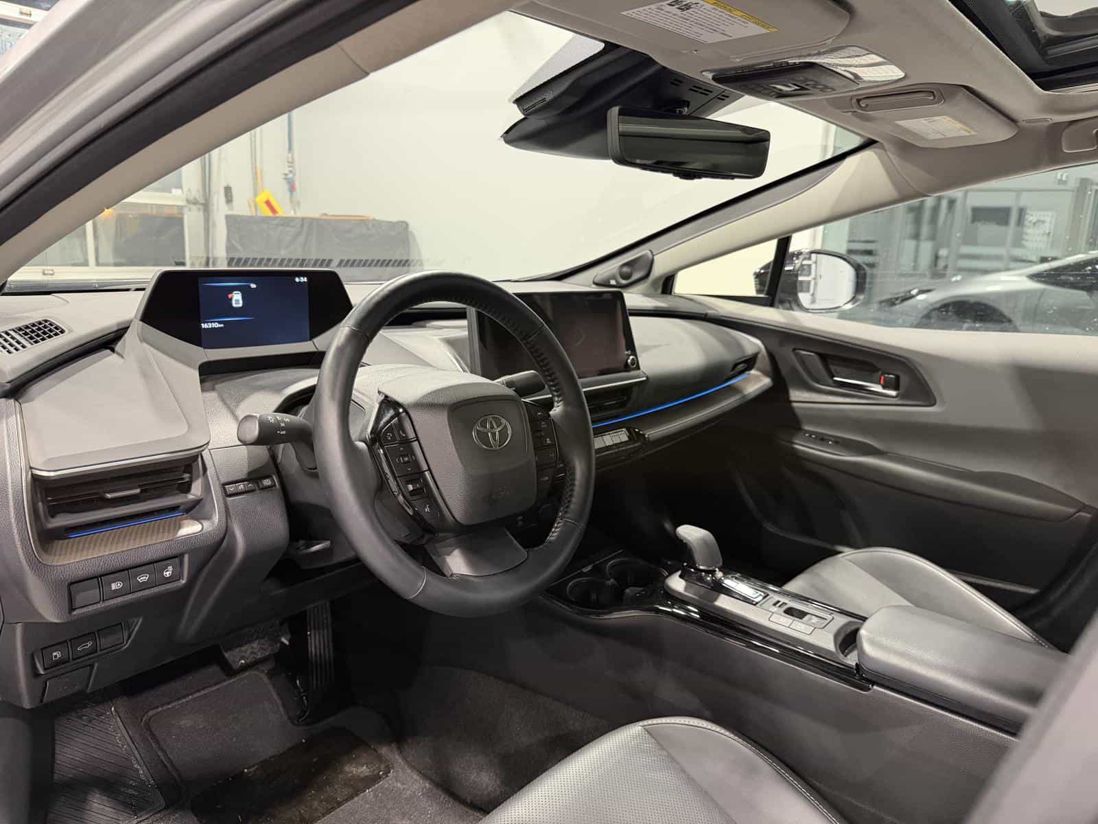 2023 Toyota Prius Limited - Image 11