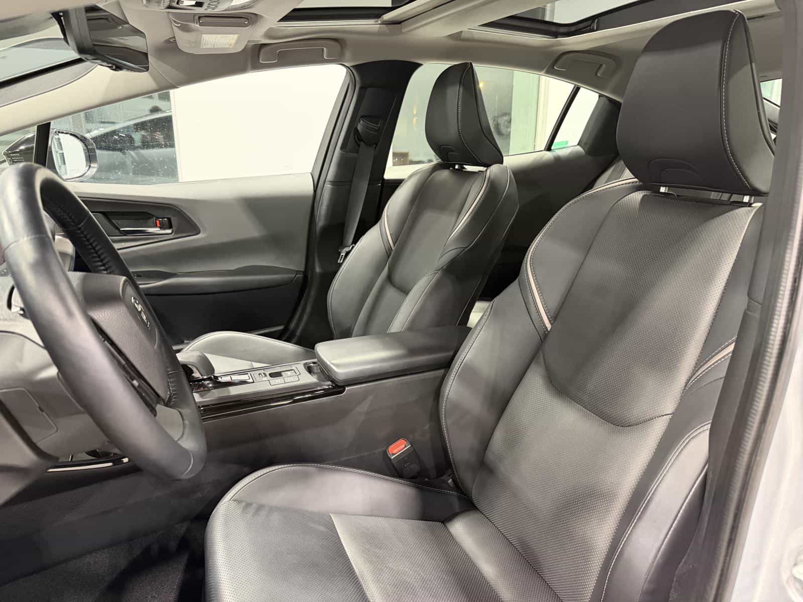 2023 Toyota Prius Limited - Image 10