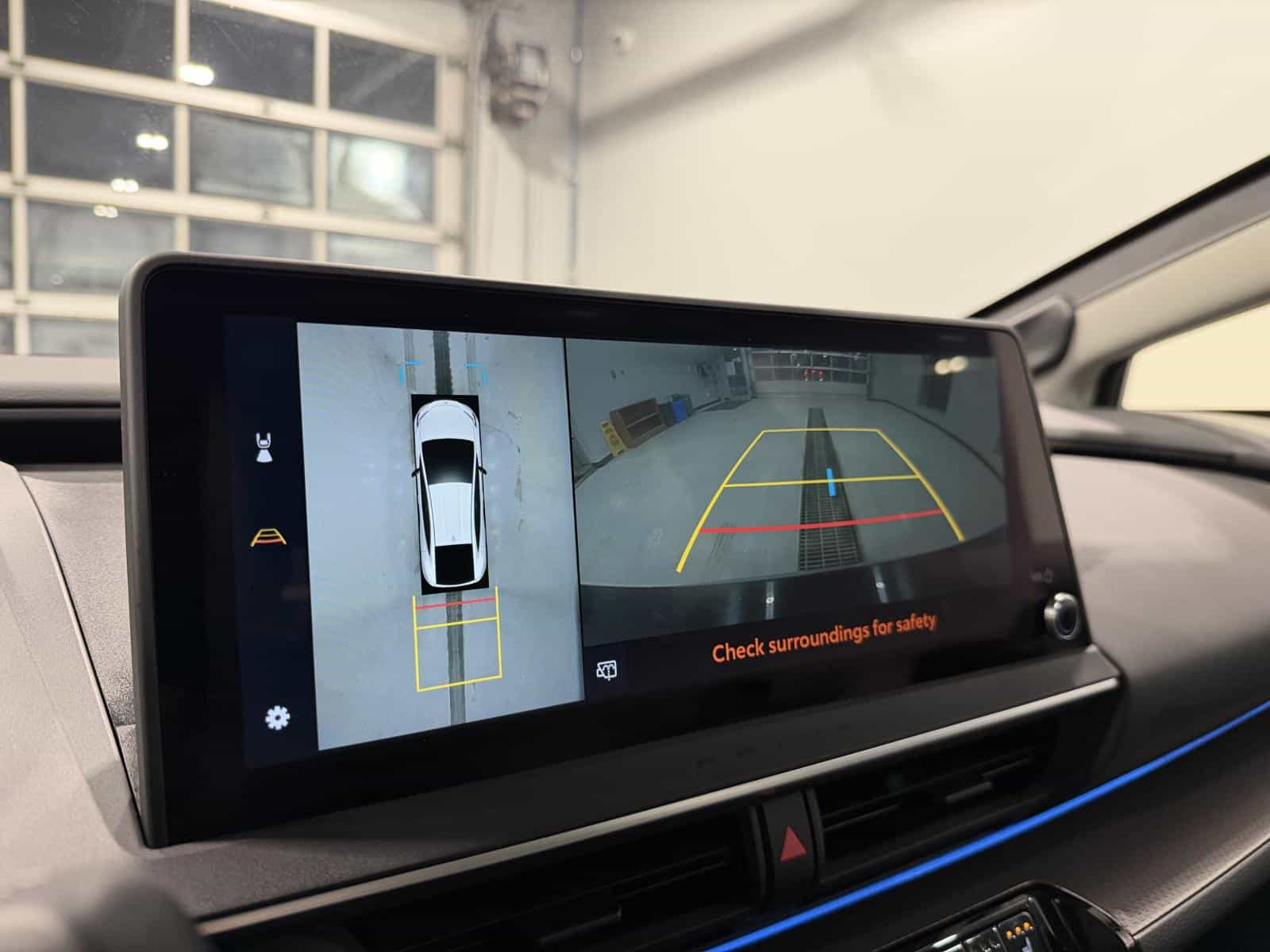 2023 Toyota Prius Limited - Image 17