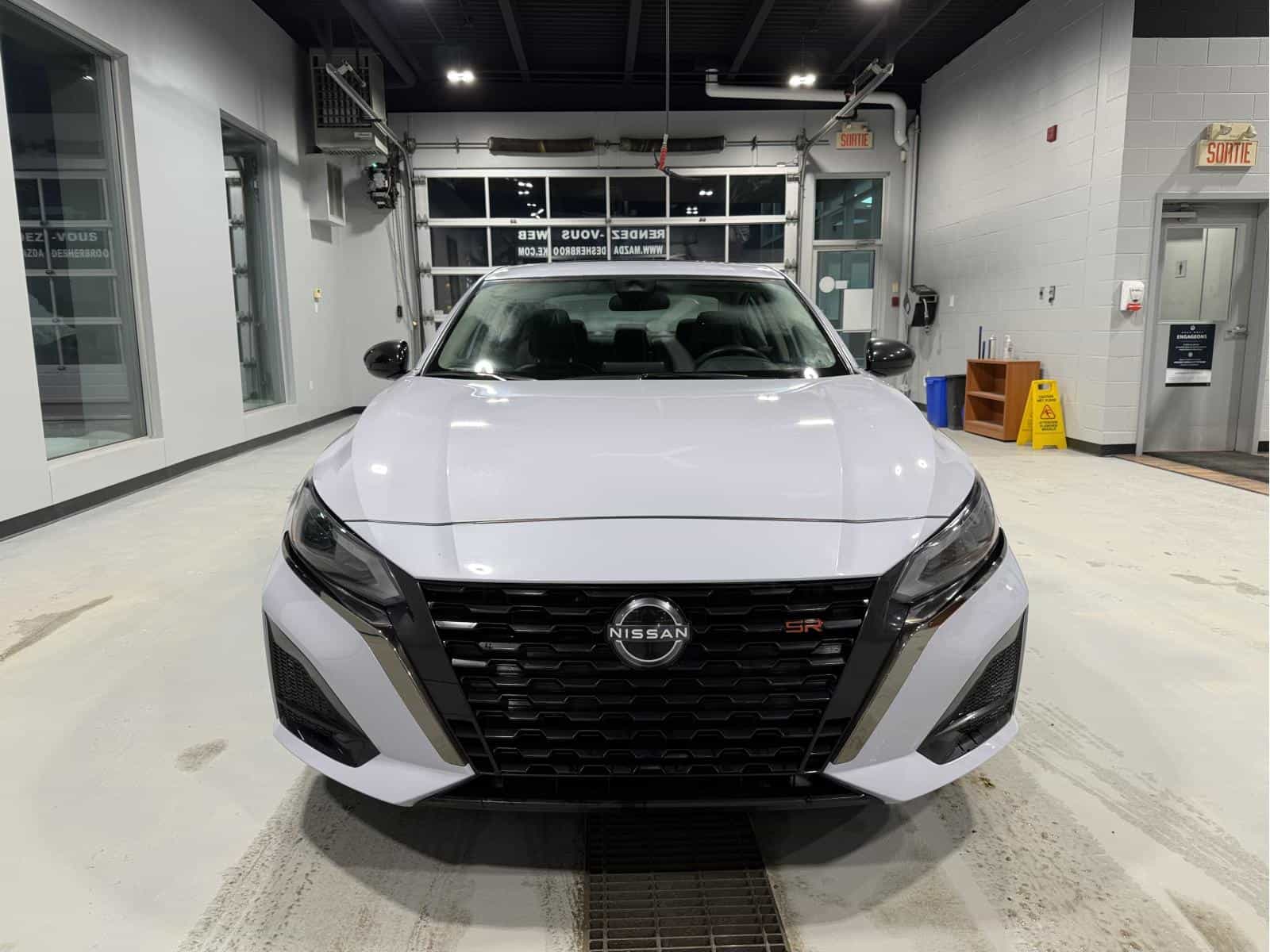 2024 Nissan Altima SR - Image 7