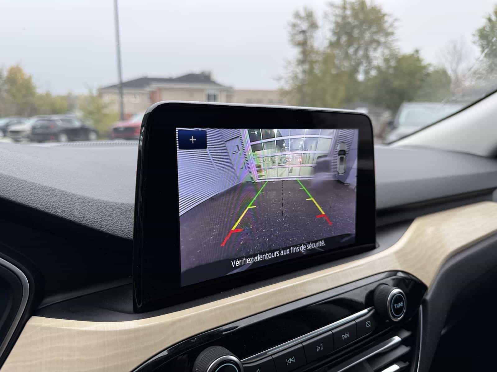 2021 Ford Escape Titanium Hybrid - Image 19