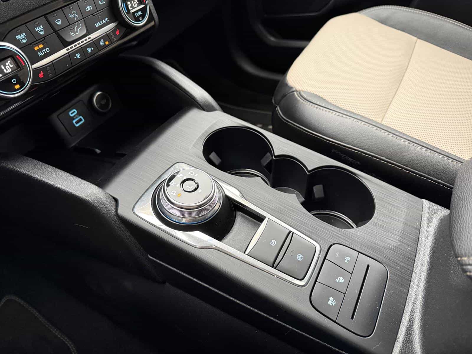 Image 21 Ford Escape Titanium Hybrid 2021