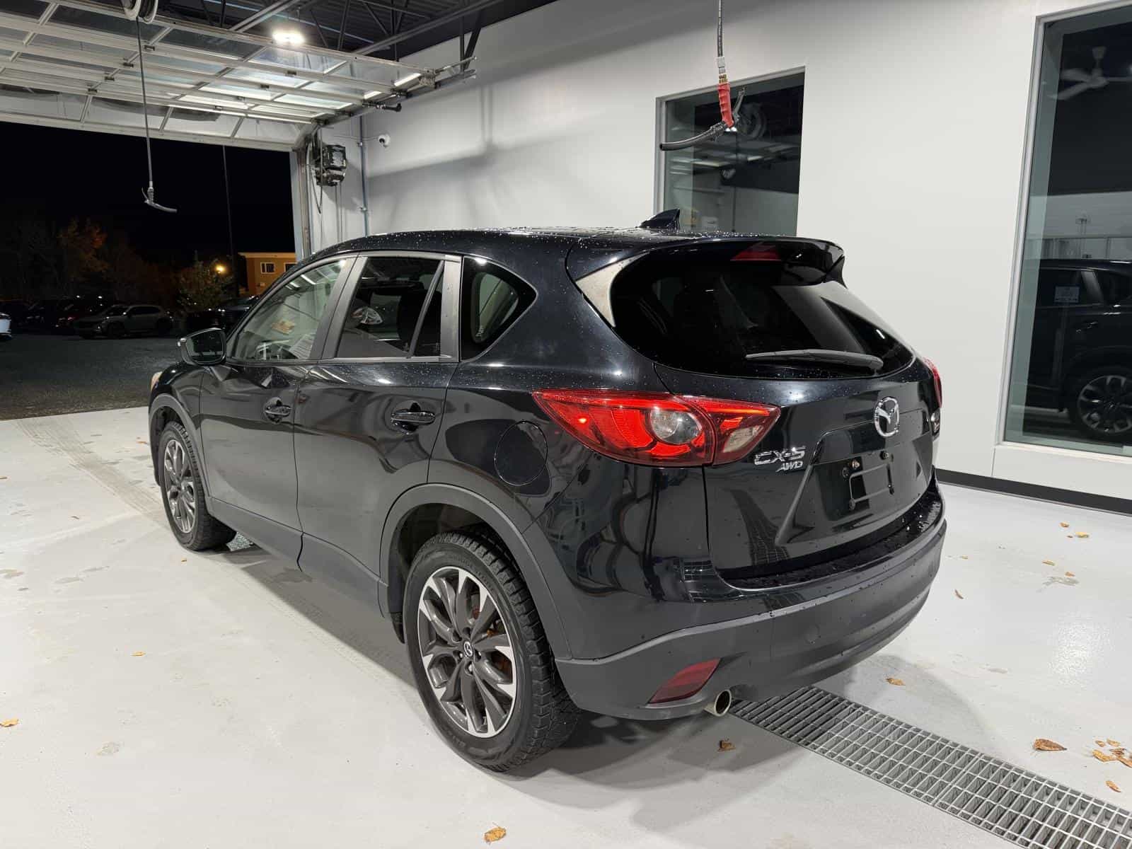 2016 Mazda CX-5 GT - Image 4