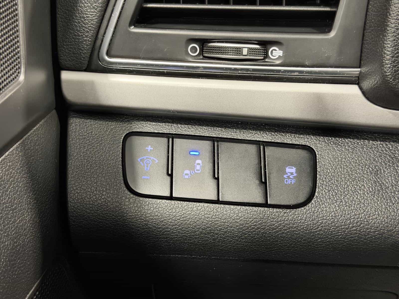 2018 Hyundai Elantra GL - Image 11