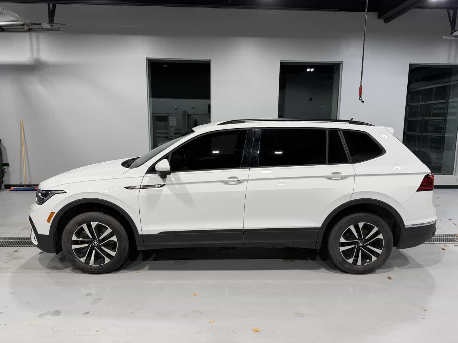 2024 Volkswagen Tiguan Trendline - Image 3