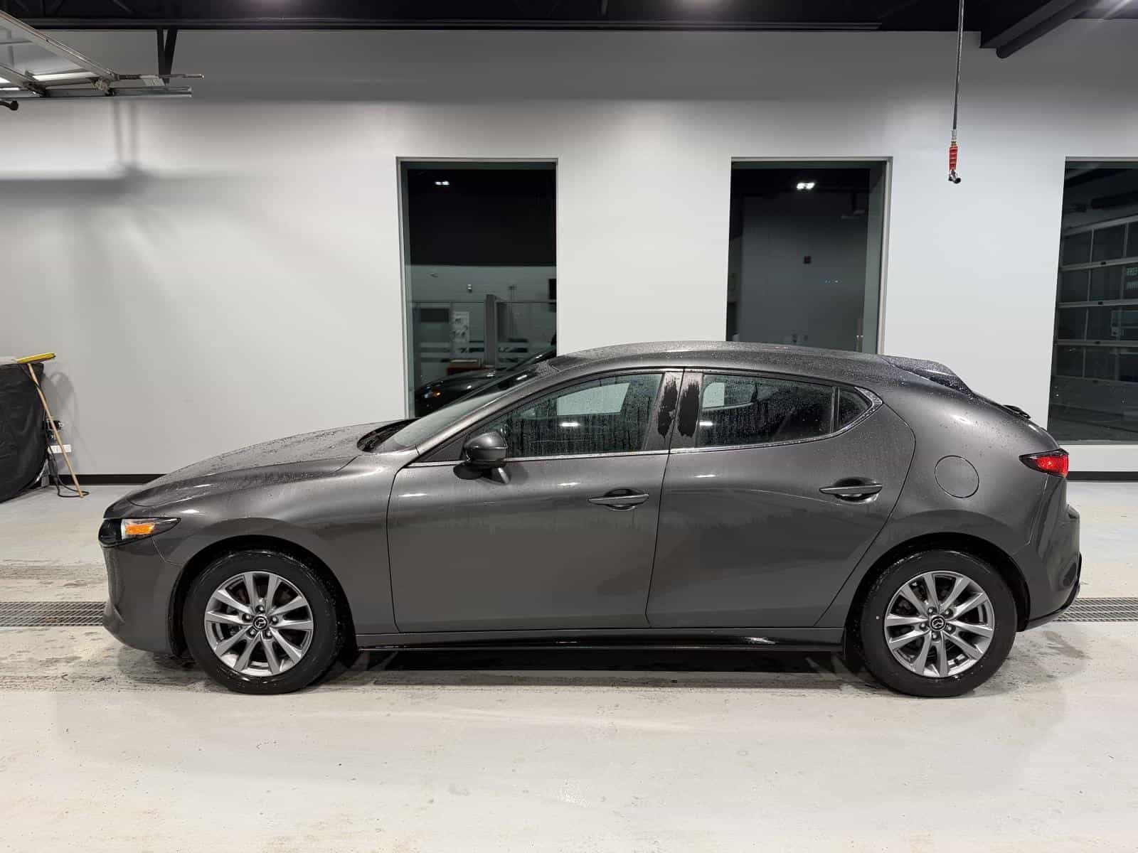 2023 Mazda Mazda3 Sport GS - Image 3