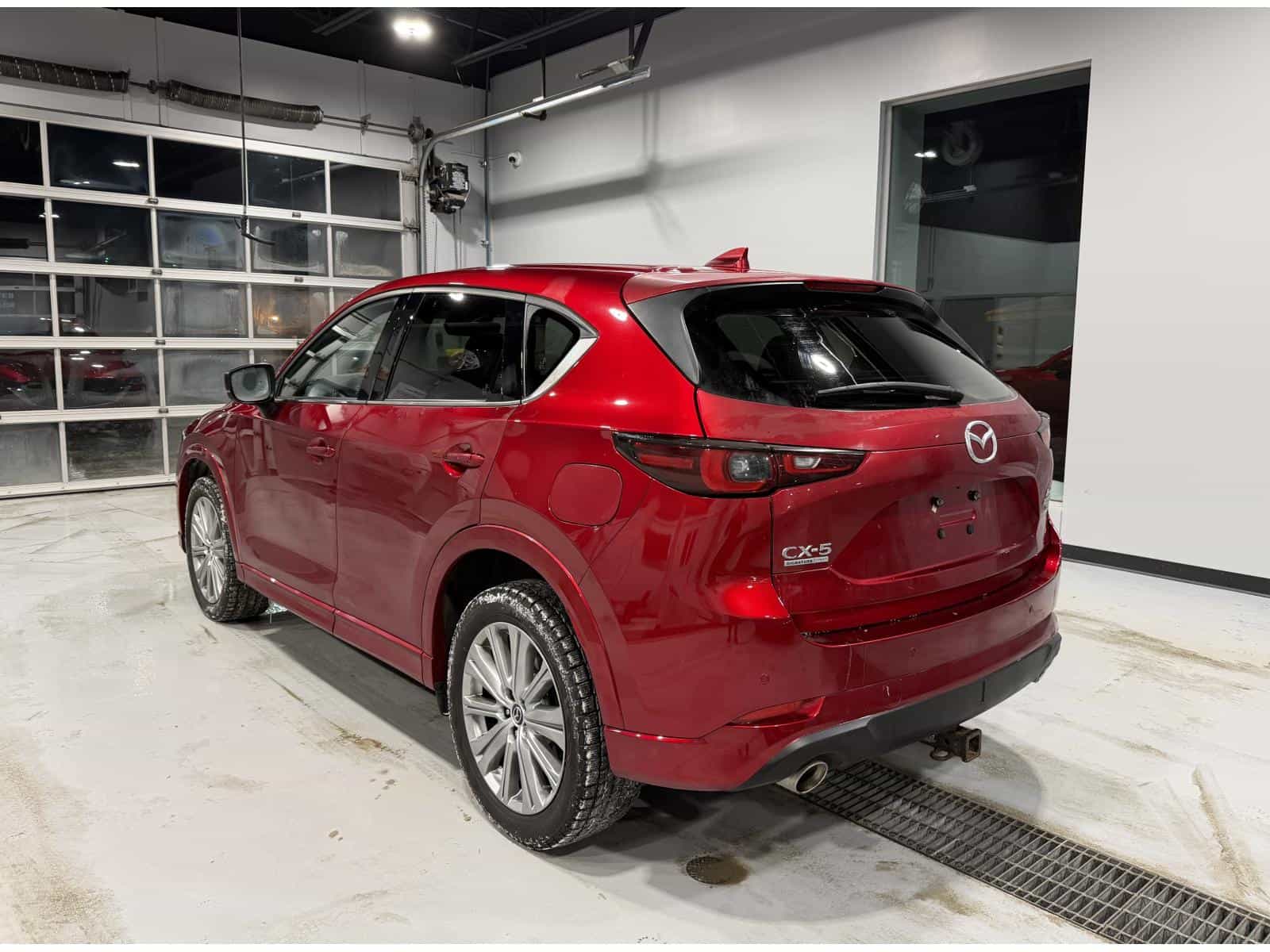 2022 Mazda CX-5 Signature - Image 5
