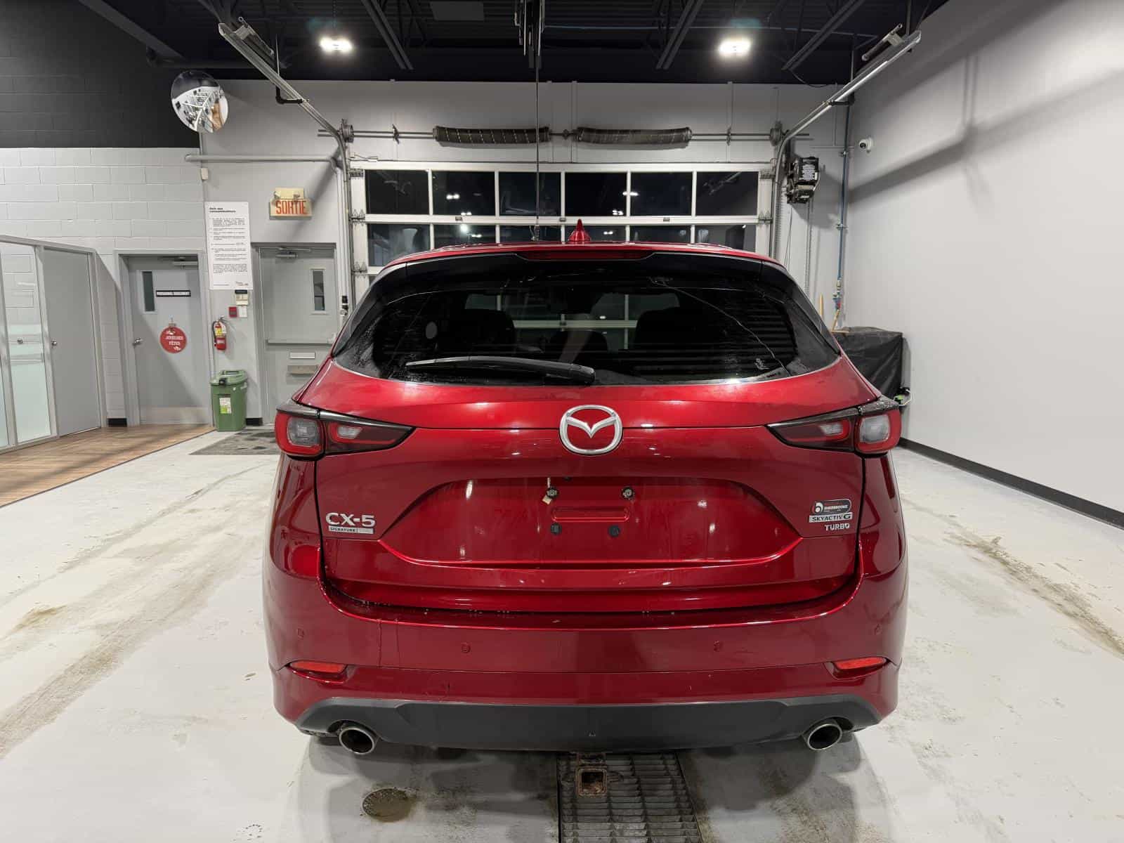 2022 Mazda CX-5 Signature - Image 4