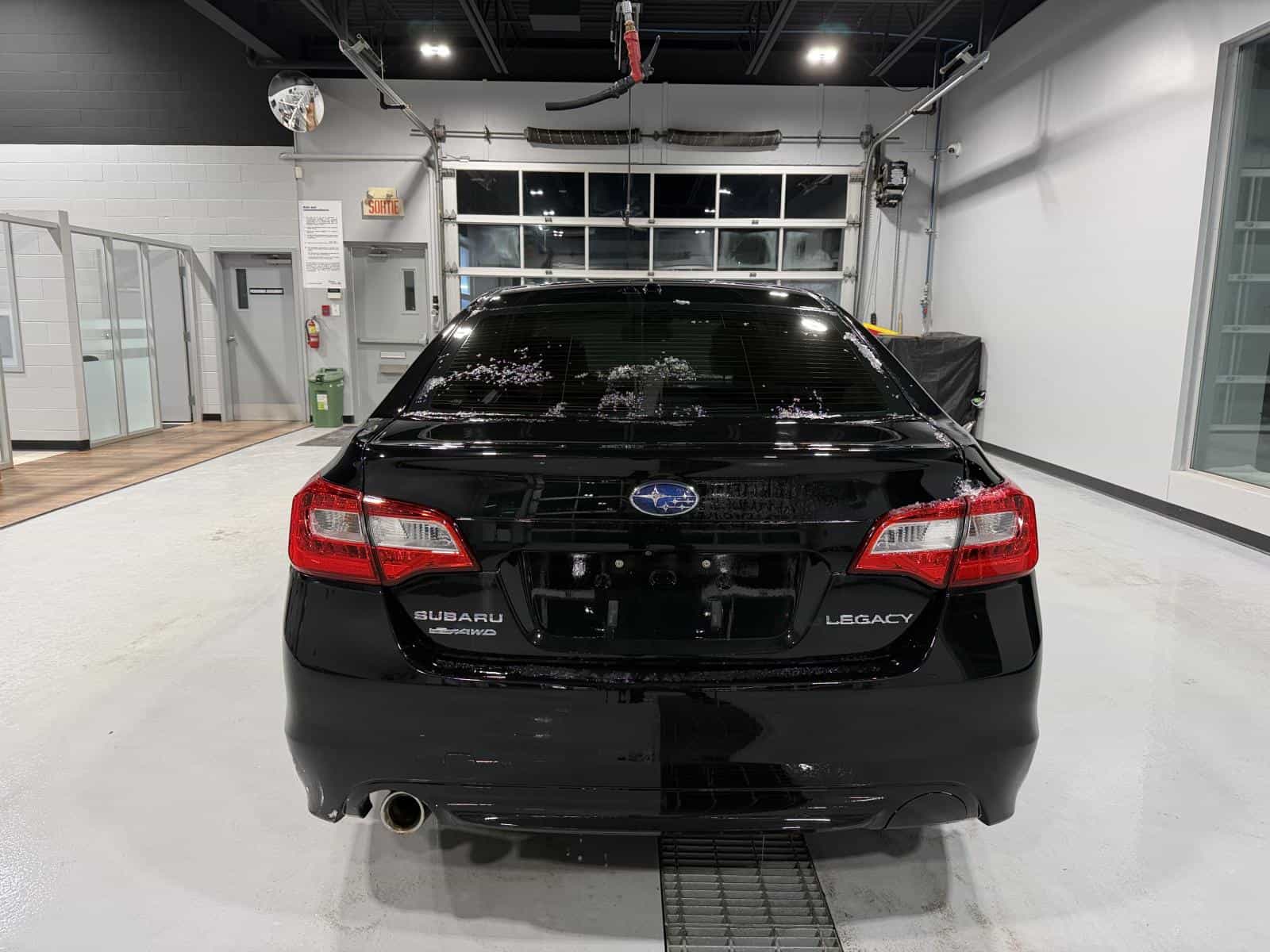 2016 Subaru Legacy 2.5i Limited - Image 5