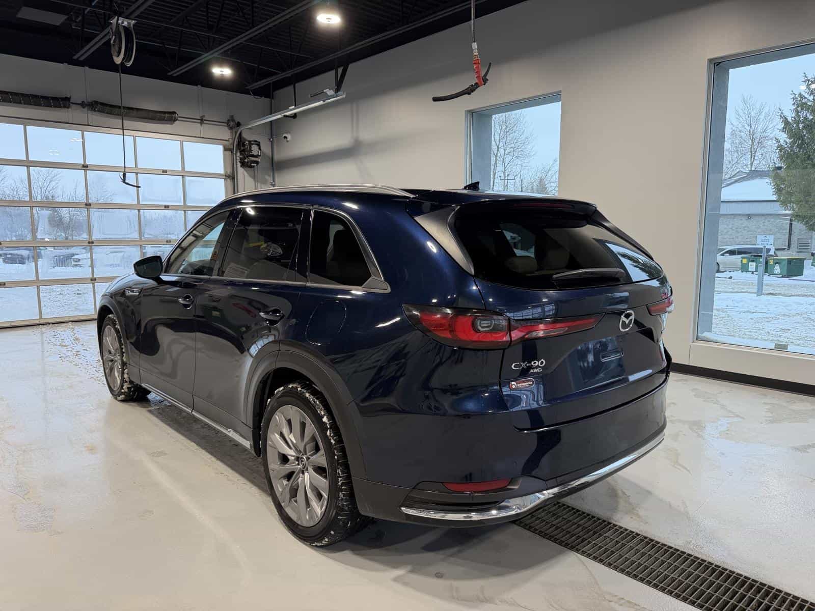 2024 Mazda CX-90 GT-P MHEV - Image 3
