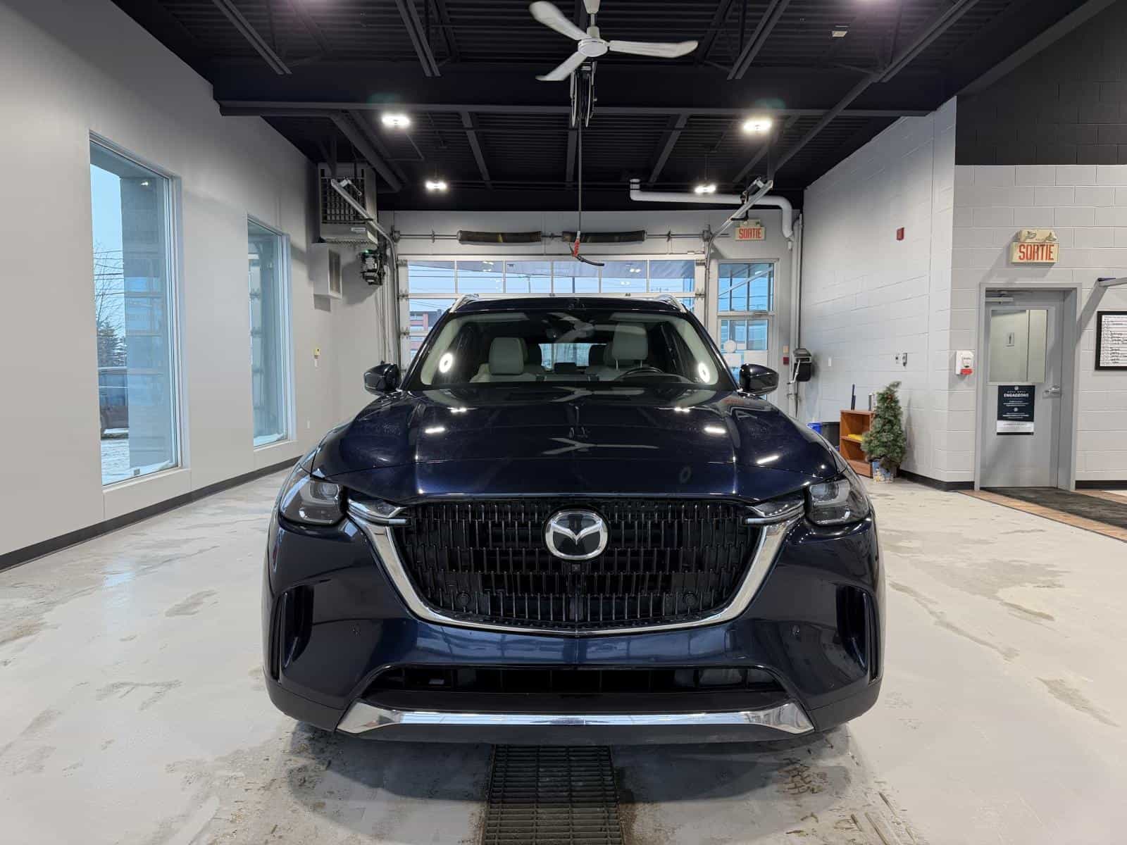 2024 Mazda CX-90 GT-P MHEV - Image 8