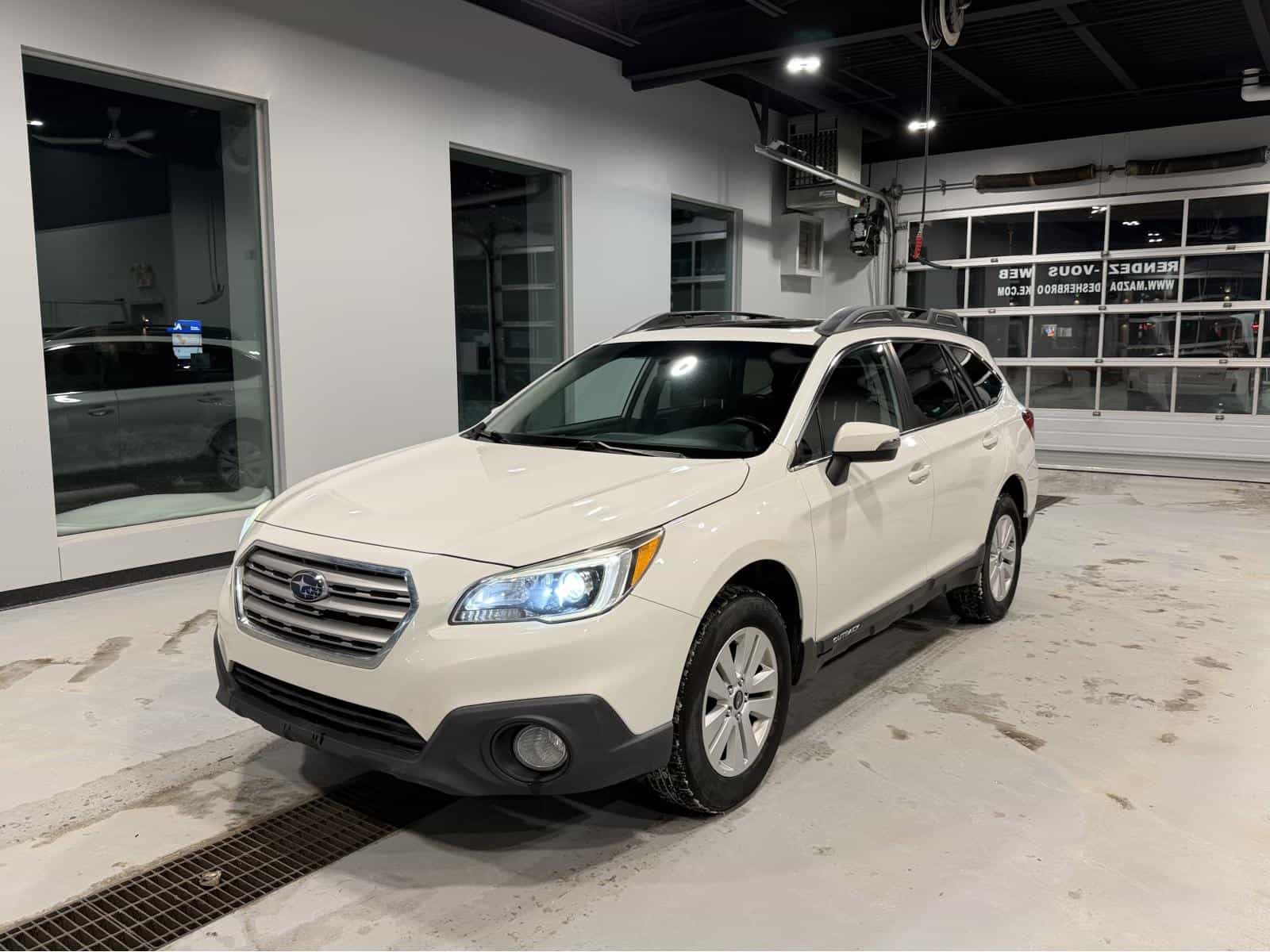 2016 Subaru Outback 2.5i Touring - Image 1