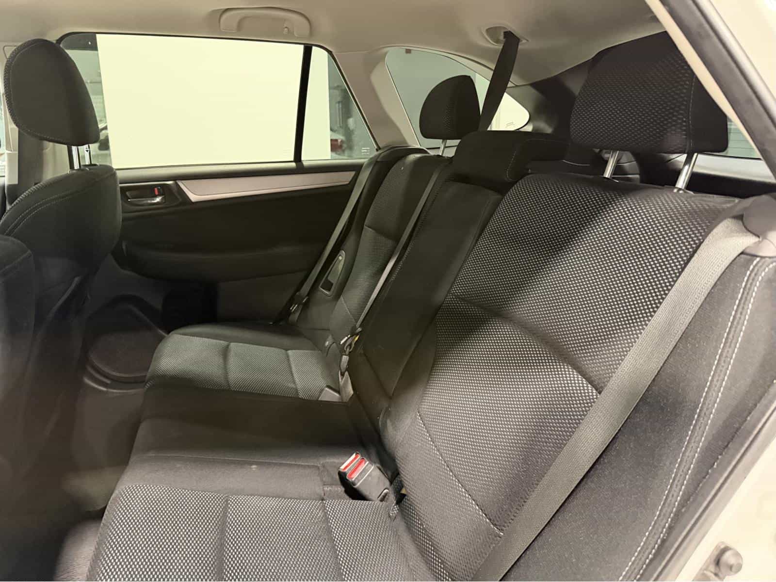 2016 Subaru Outback 2.5i Touring - Image 8