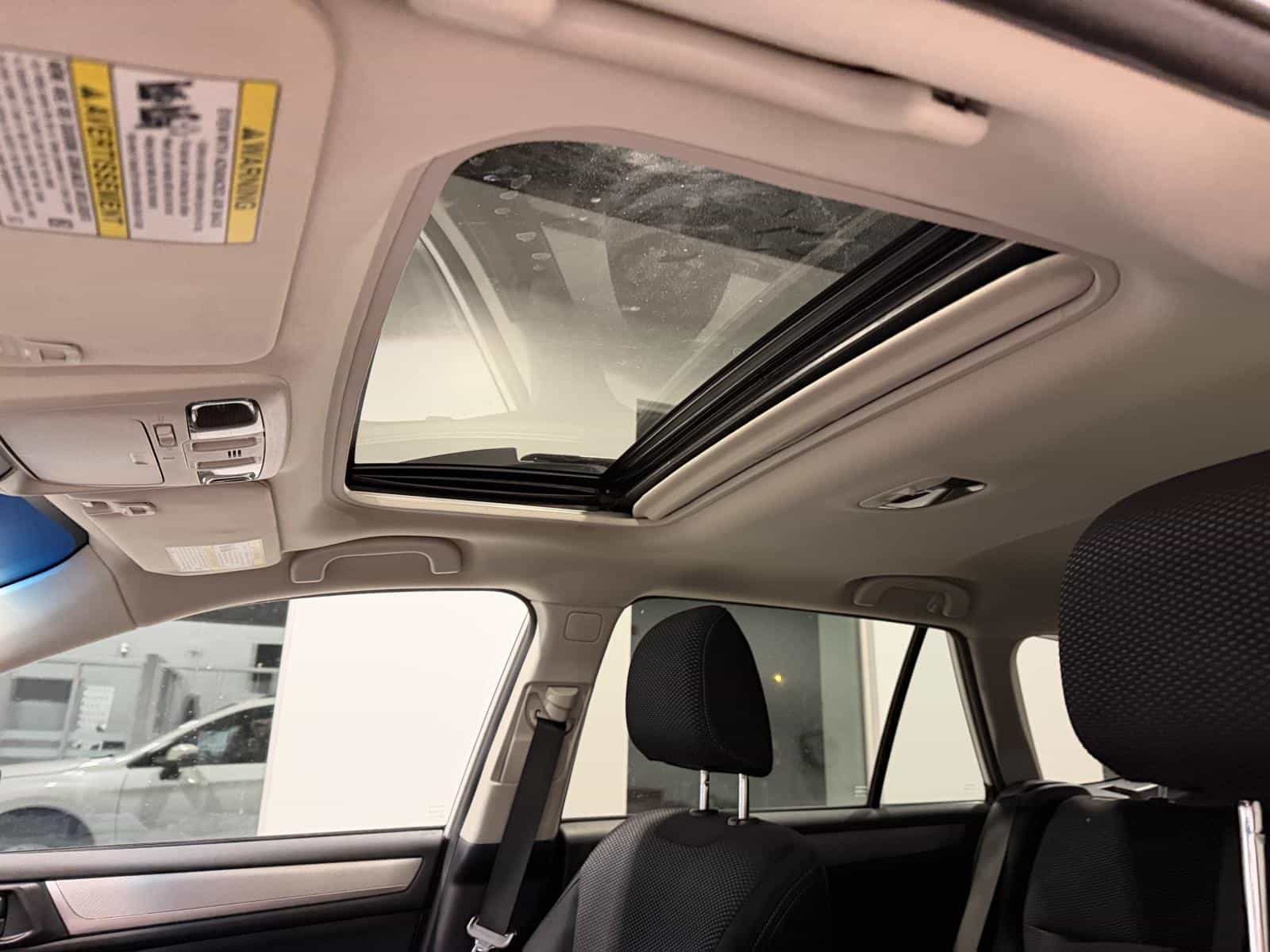 2016 Subaru Outback 2.5i Touring - Image 11