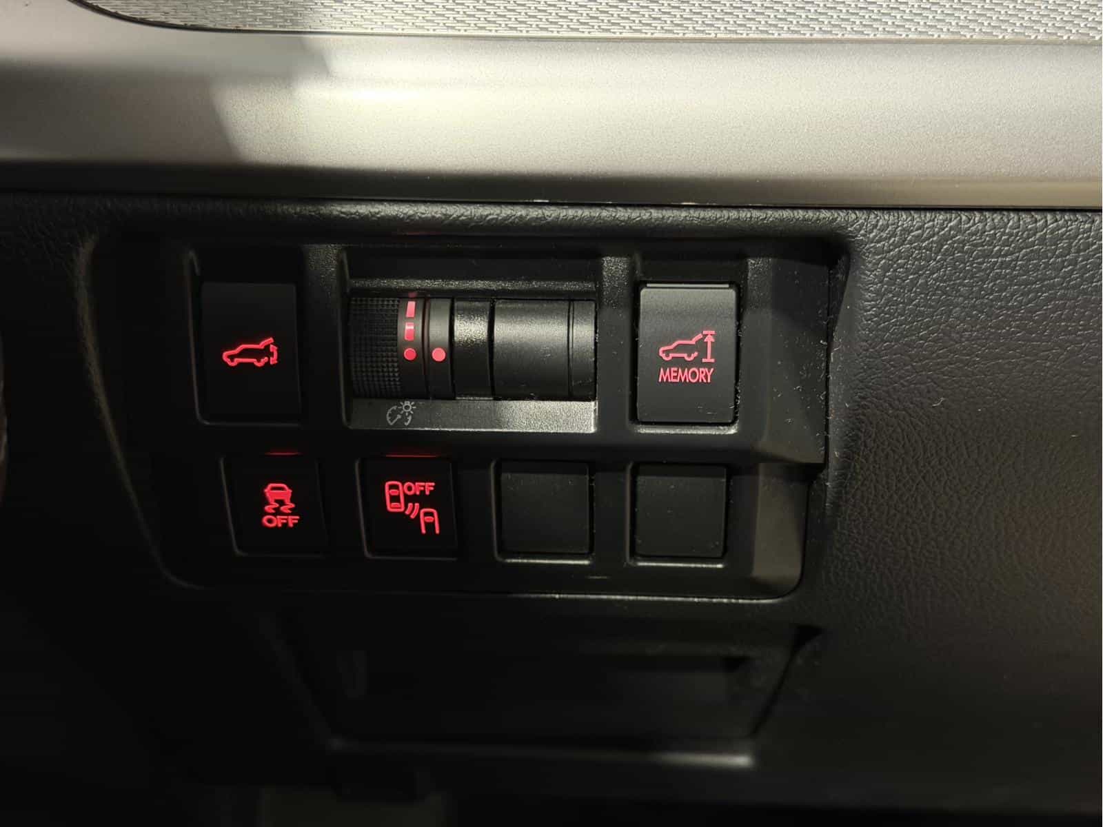 2016 Subaru Outback 2.5i Touring - Image 12